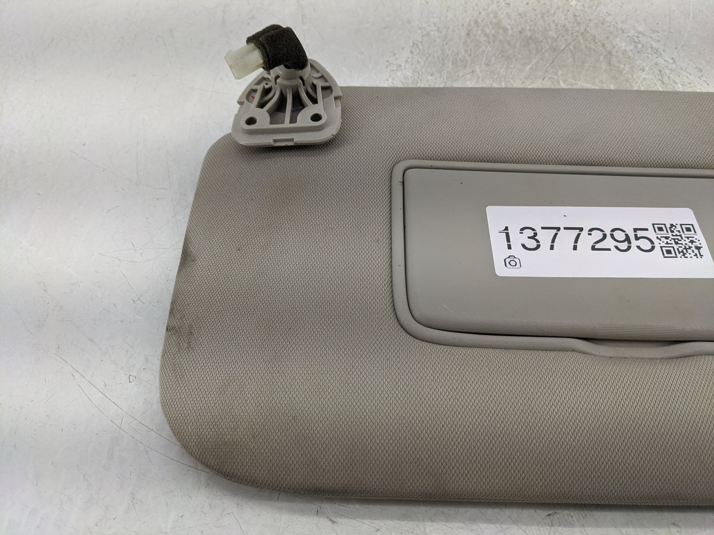 2014-2017 Nissan Rogue Sun Visor Shade Replacement Driver Left Mirror Fits Fits 2014 2015 2016 2017 OEM Used Auto Parts - Oe