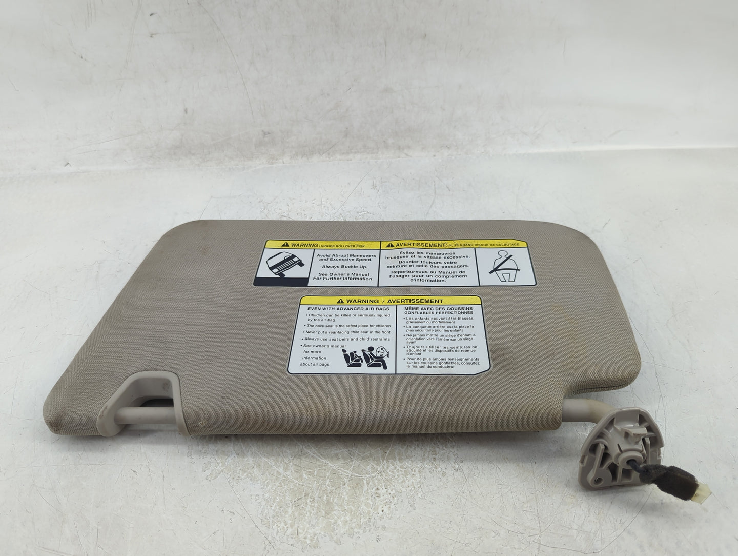 2014-2017 Nissan Rogue Sun Visor Shade Replacement Passenger Right Mirror Fits Fits 2014 2015 2016 2017 OEM Used Auto Parts 