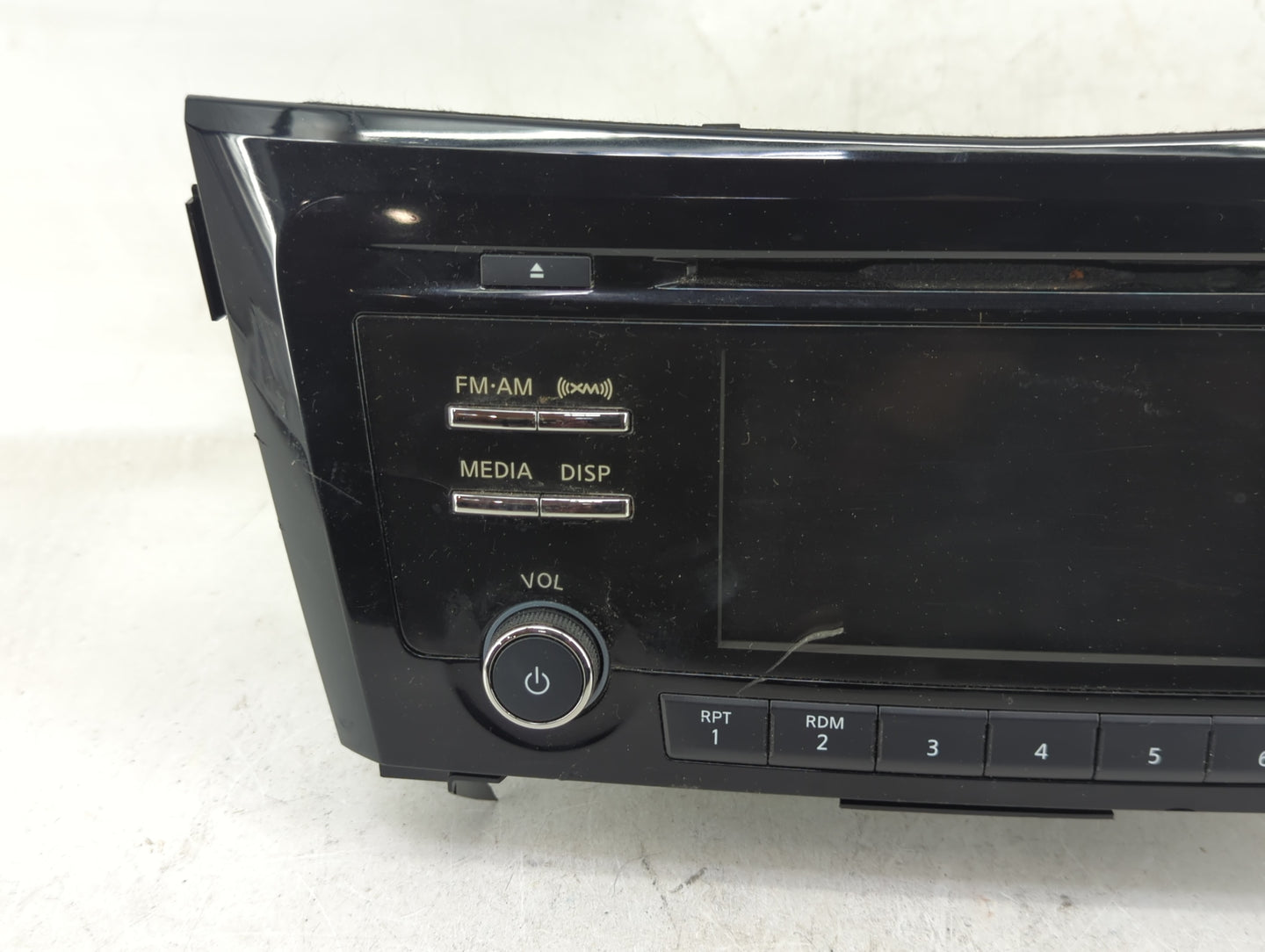 2014-2015 Nissan Rogue Radio AM FM Cd Player Receiver Replacement P/N:28185 4BA0A Fits Fits 2014 2015 OEM Used Auto Parts - 