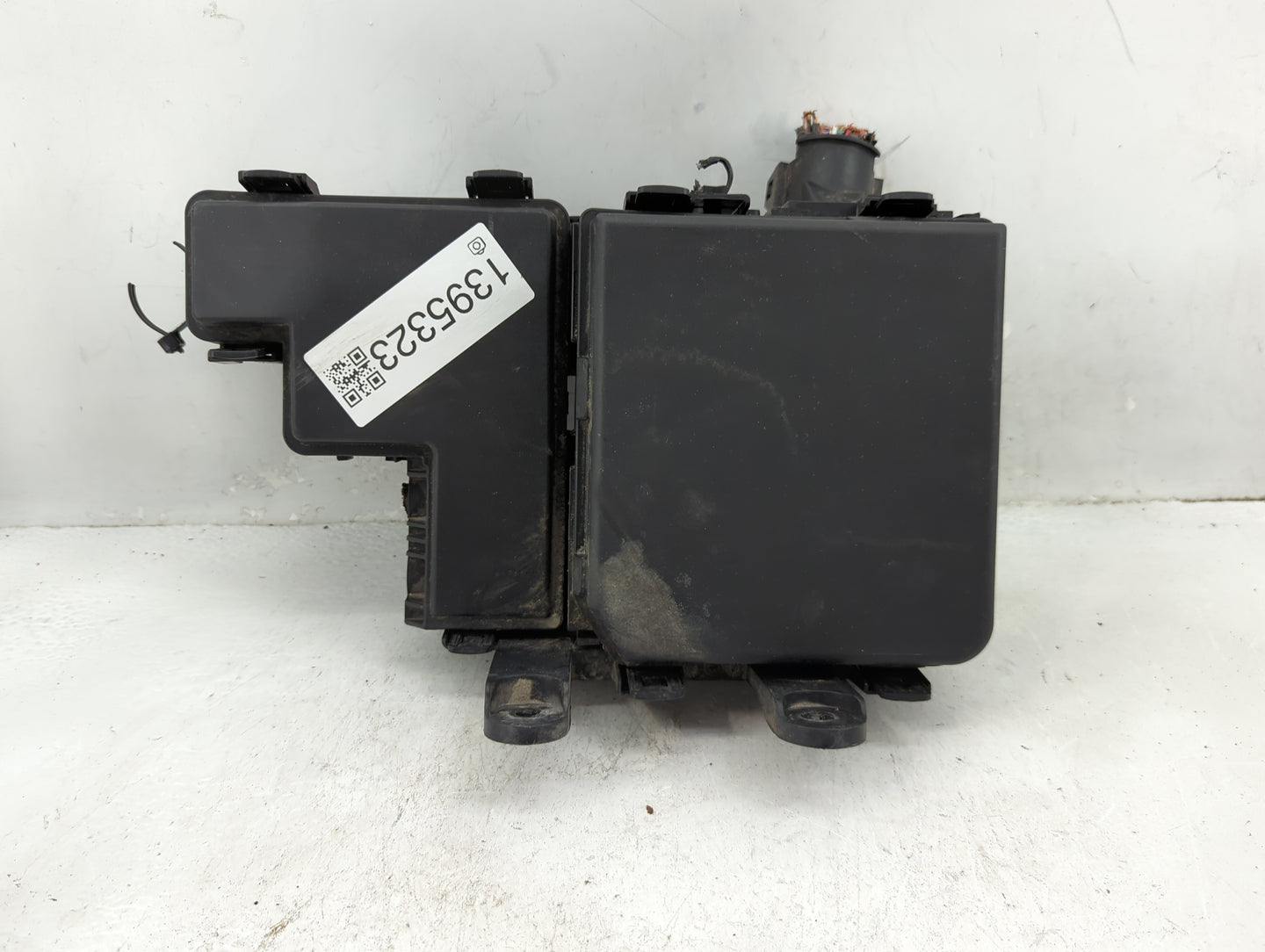 2014-2016 Nissan Rogue Fusebox Fuse Box Panel Relay Module P/N:284B7 4BA0A Fits Fits 2014 2015 2016 OEM Used Auto Parts - Oe