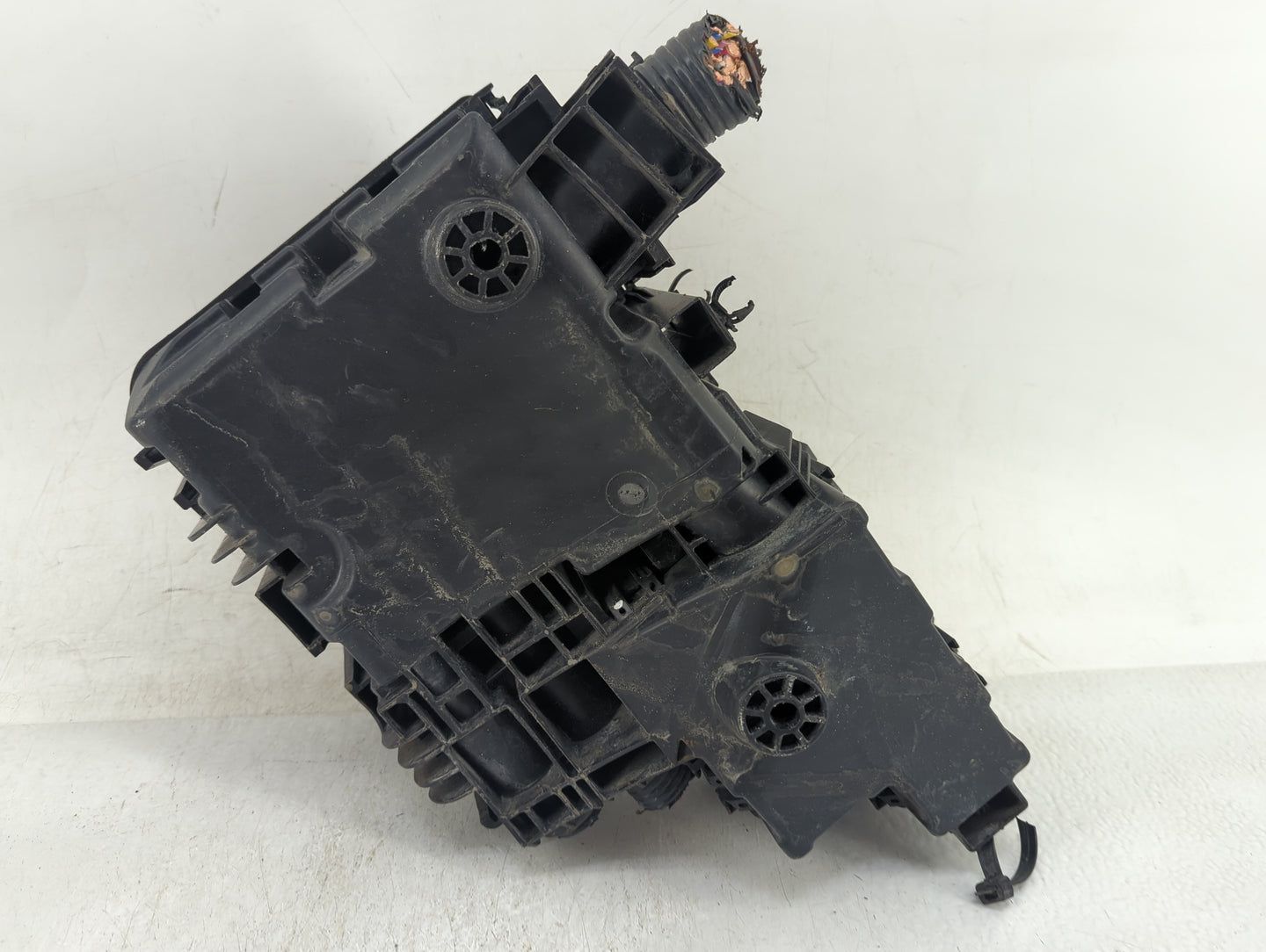 2014-2016 Nissan Rogue Fusebox Fuse Box Panel Relay Module Fits Fits 2014 2015 2016 OEM Used Auto Parts - Oemusedautoparts1.
