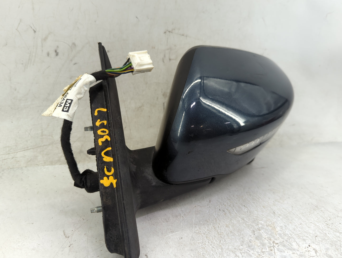 2014-2016 Nissan Rogue Driver Side View Mirror - Left Door Mirror OEM Used - Oemusedautoparts1.com