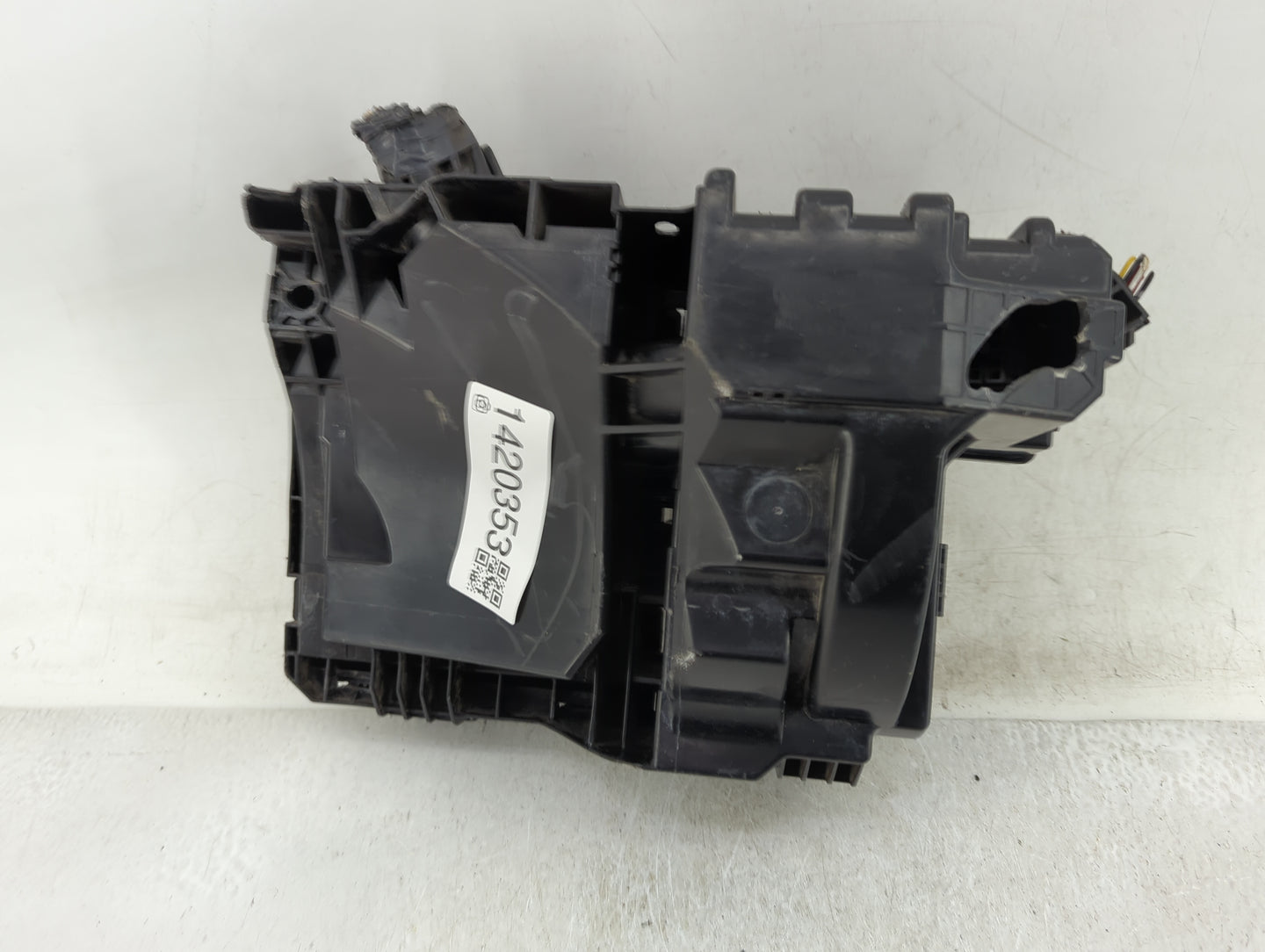 2012-2015 Nissan Rogue Fusebox Fuse Box Panel Relay Module P/N:284B6 JG03A Fits Fits 2012 2013 2014 2015 OEM Used Auto Parts