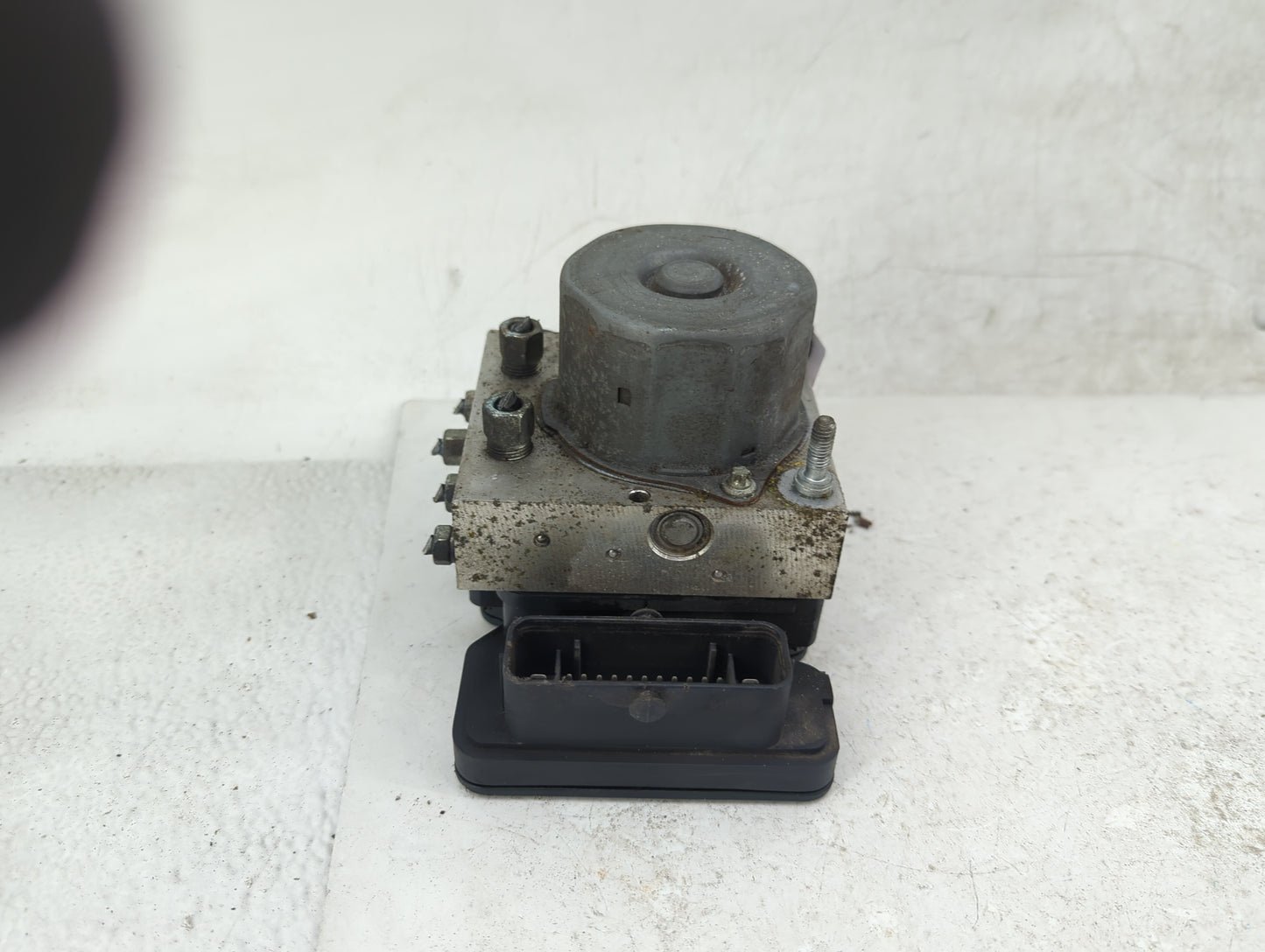 2015-2016 Nissan Rogue ABS Pump Control Module Replacement P/N:0265244941 476005HA0A Fits Fits 2015 2016 OEM Used Auto Parts