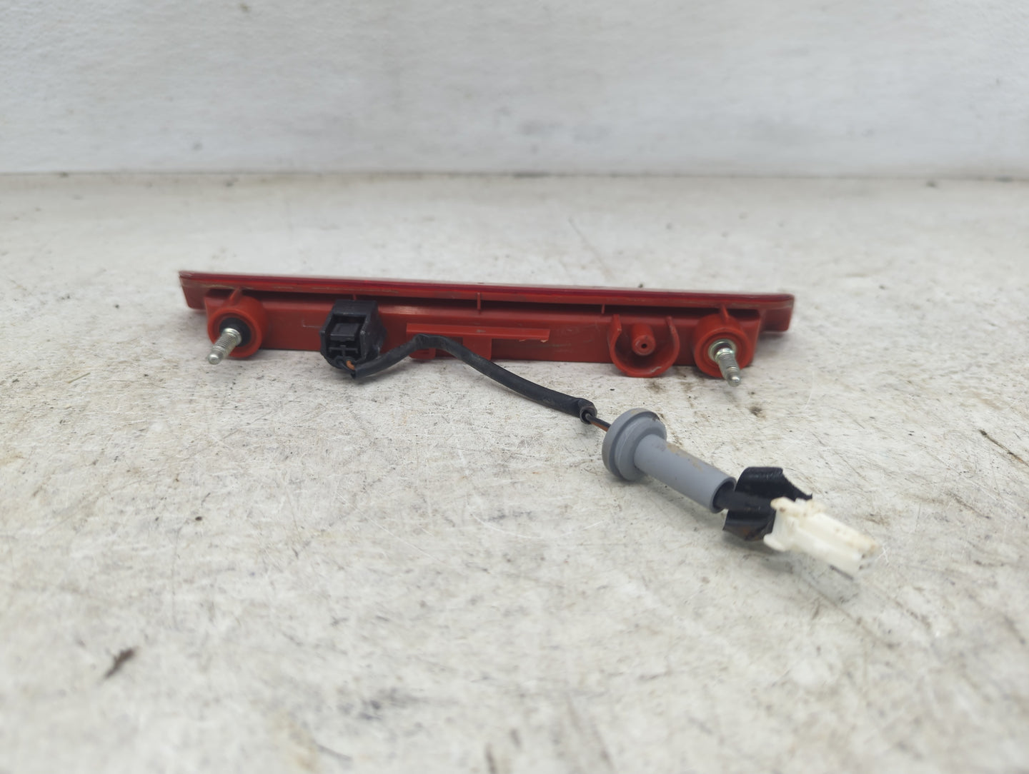 2015 Nissan Rogue Third Brake Light Tail Light Fits OEM Used Auto Parts - Oemusedautoparts1.com