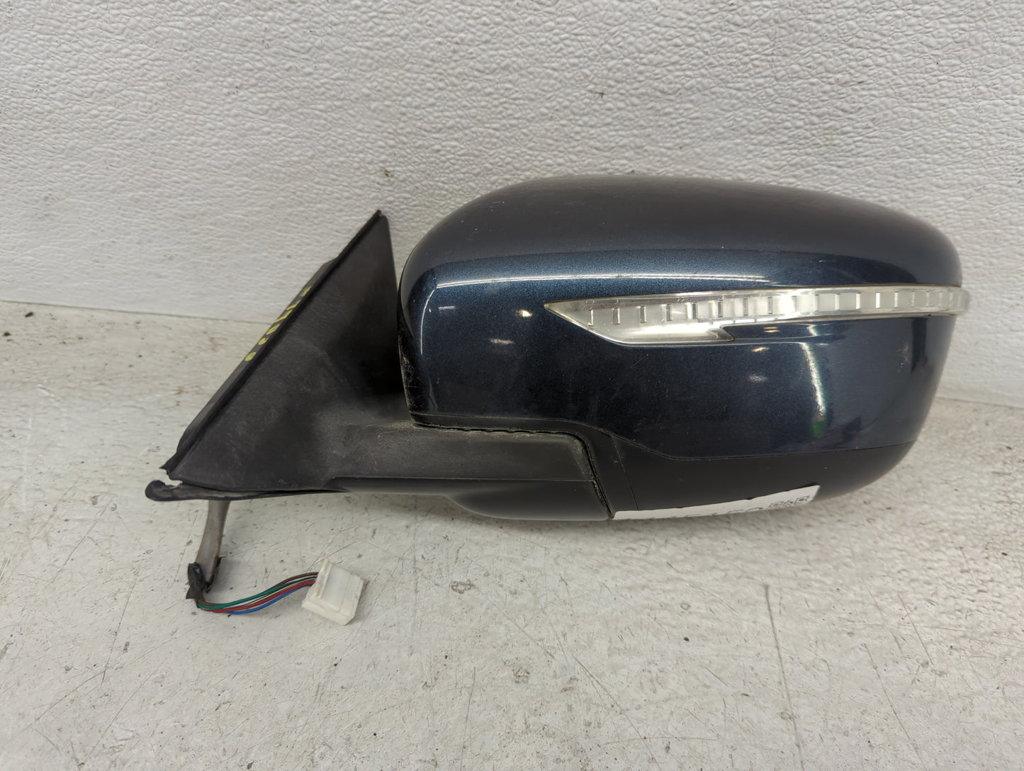 2014-2016 Nissan Rogue Driver Side View Mirror - Left Door Mirror OEM Used - Oemusedautoparts1.com