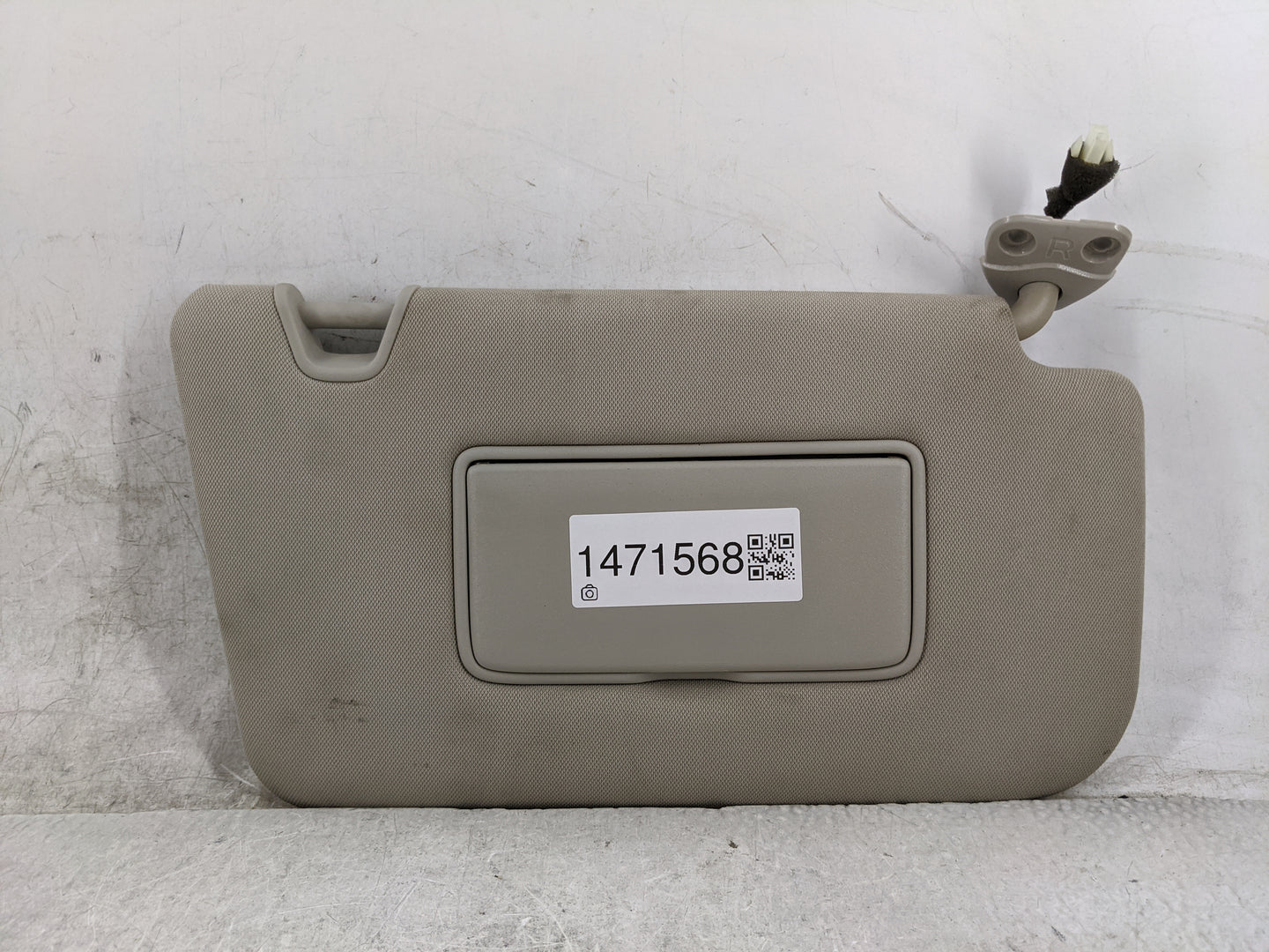 2014-2017 Nissan Rogue Sun Visor Shade Replacement Passenger Right Mirror Fits Fits 2014 2015 2016 2017 OEM Used Auto Parts 