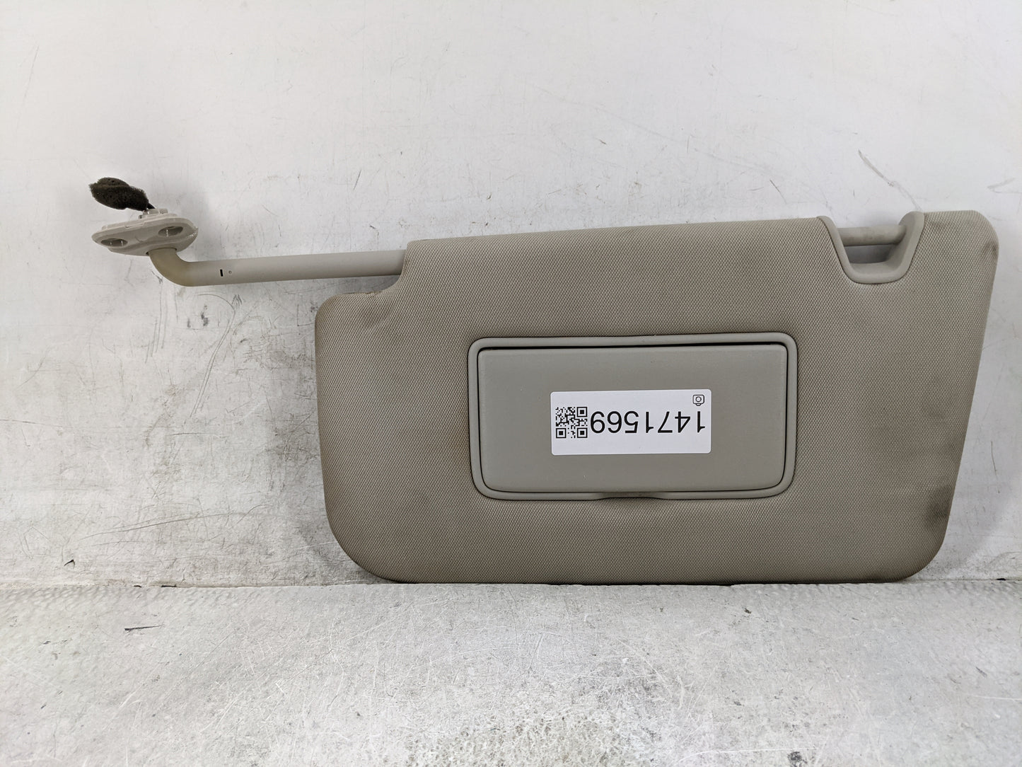 2014-2017 Nissan Rogue Sun Visor Shade Replacement Driver Left Mirror Fits Fits 2014 2015 2016 2017 OEM Used Auto Parts - Oe