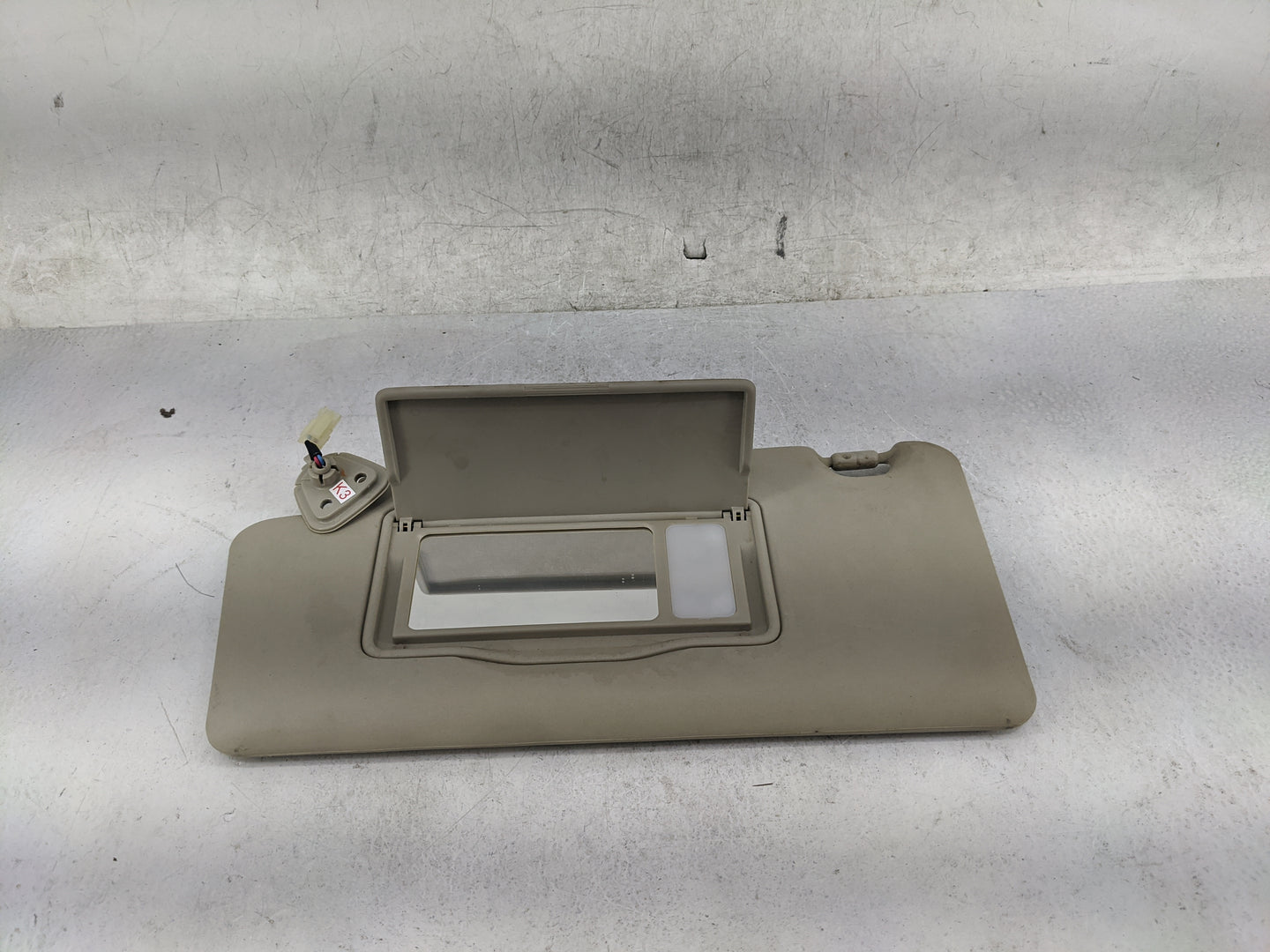 2011-2015 Nissan Rogue Sun Visor Shade Replacement Driver Left Mirror Fits Fits 2011 2012 2013 2014 2015 OEM Used Auto Parts