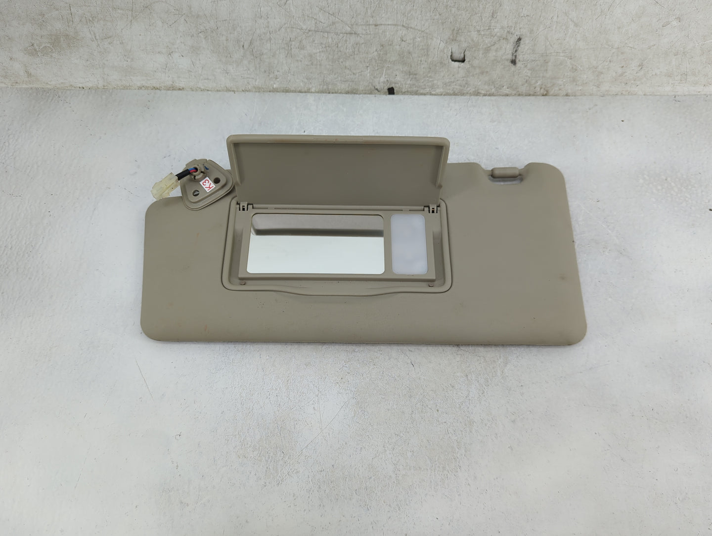 2011-2015 Nissan Rogue Sun Visor Shade Replacement Driver Left Mirror Fits Fits 2011 2012 2013 2014 2015 OEM Used Auto Parts