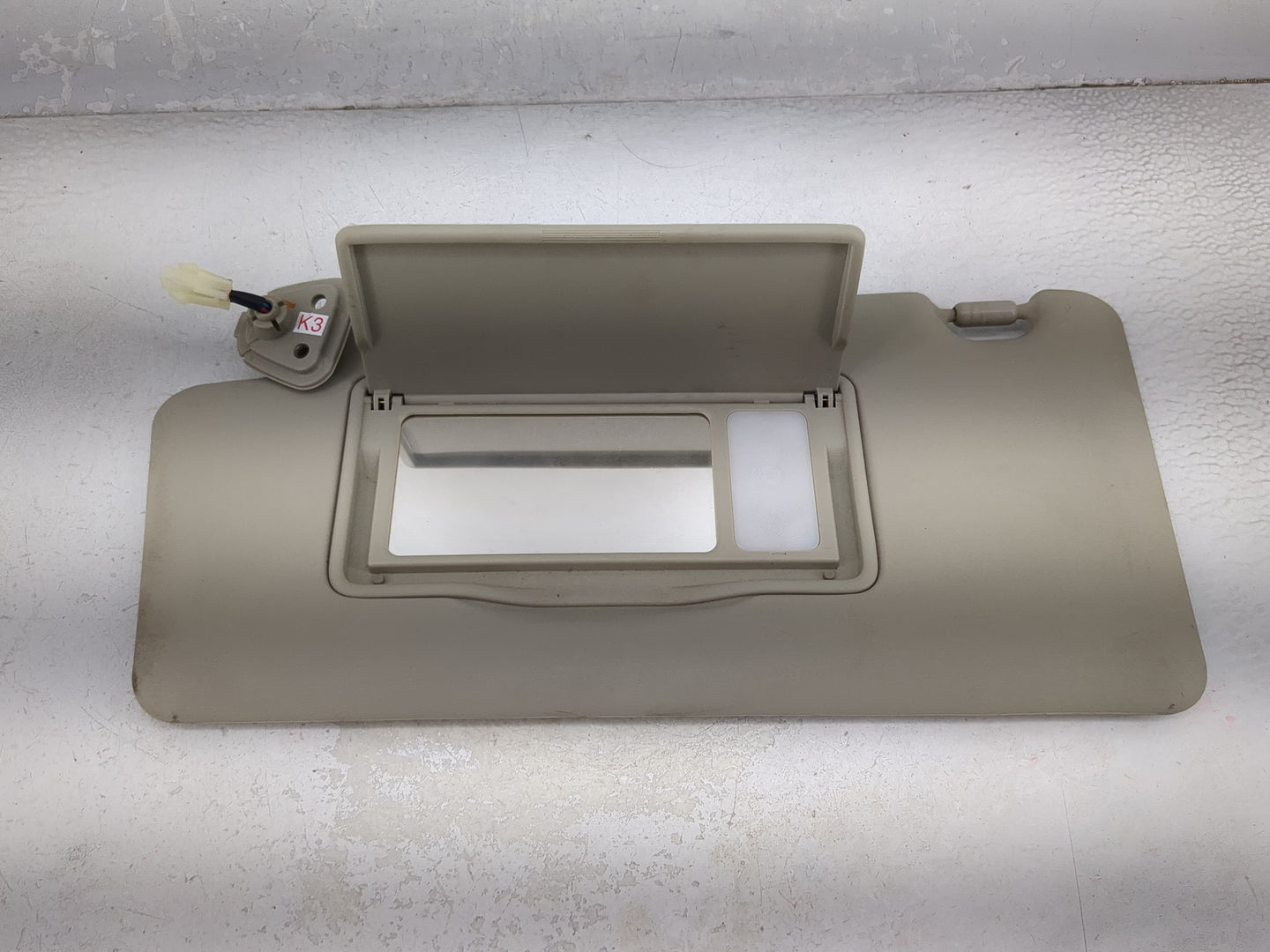 2015 Nissan Rogue Sun Visor Shade Replacement Driver Left Mirror Fits OEM Used Auto Parts - Oemusedautoparts1.com
