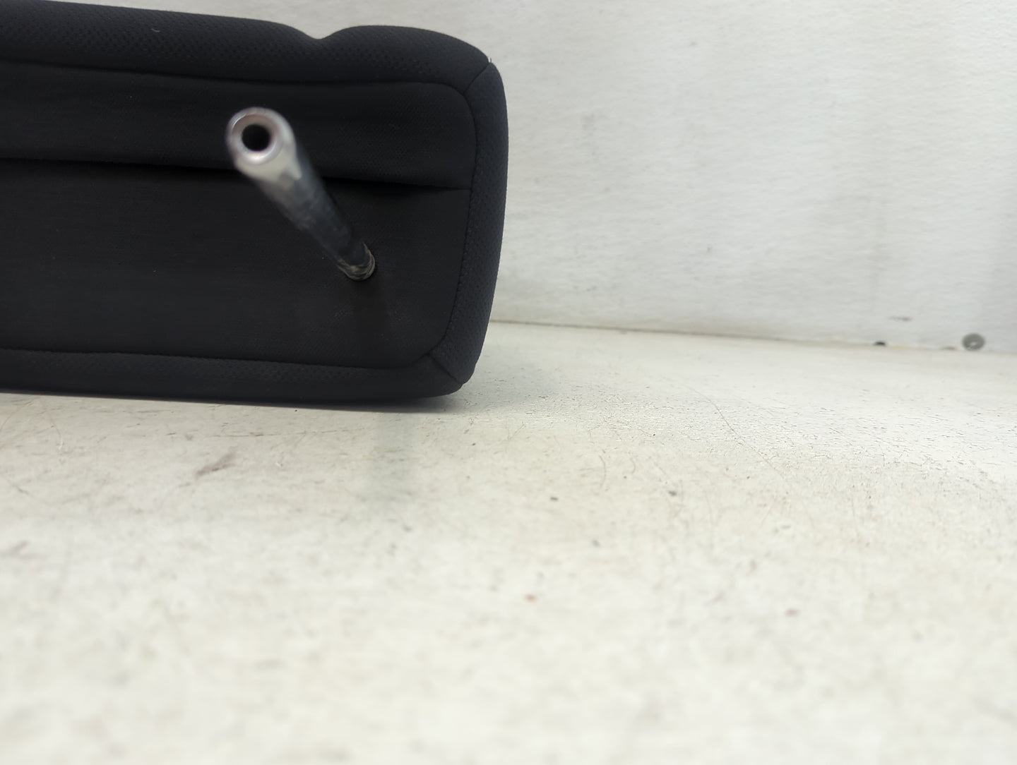 2015 Nissan Rogue Headrest Head Rest Front Driver Seat Black 1473105 - Oemusedautoparts1.com