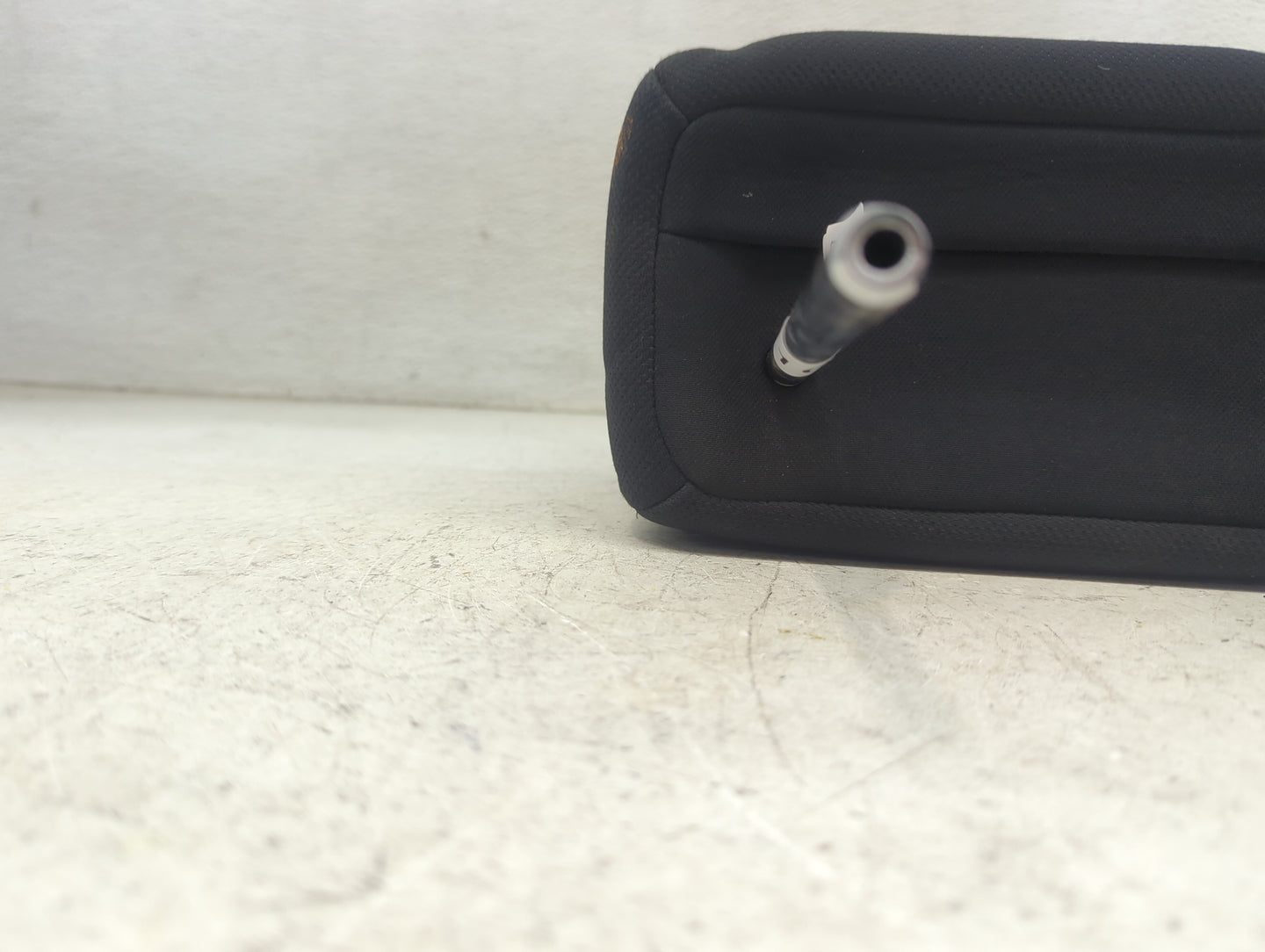 2015 Nissan Rogue Headrest Head Rest Front Driver Seat Black 1473105 - Oemusedautoparts1.com