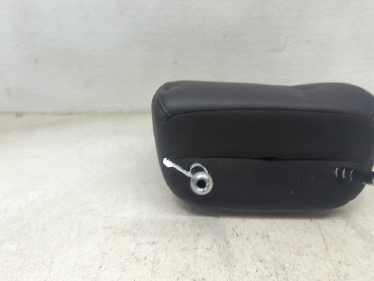 2015 Nissan Rogue Headrest Head Rest Front Driver Seat Black 1473122 - Oemusedautoparts1.com