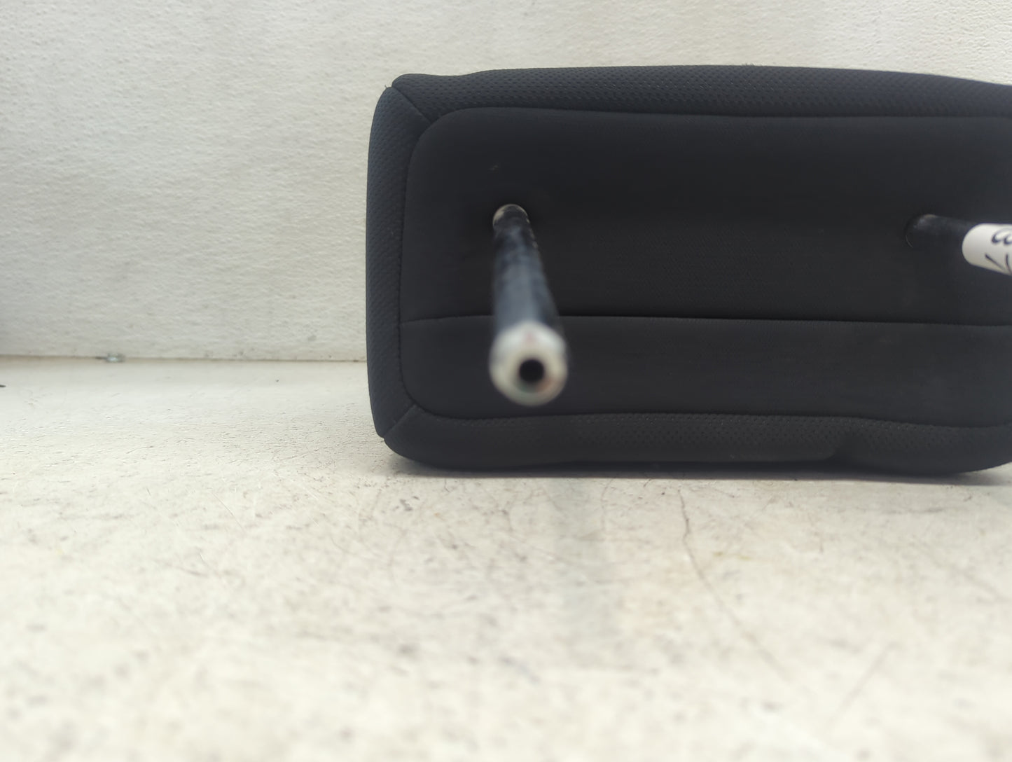 2015 Nissan Rogue Headrest Head Rest Front Driver Passenger Seat Fits OEM Used Auto Parts - Oemusedautoparts1.com