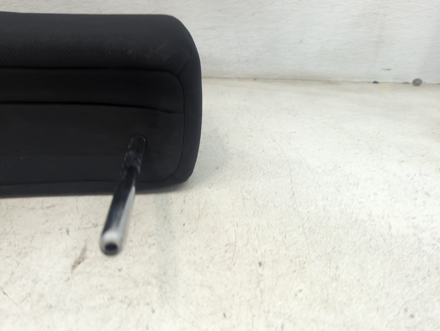 2015 Nissan Rogue Headrest Head Rest Front Driver Seat Black 1473902 - Oemusedautoparts1.com