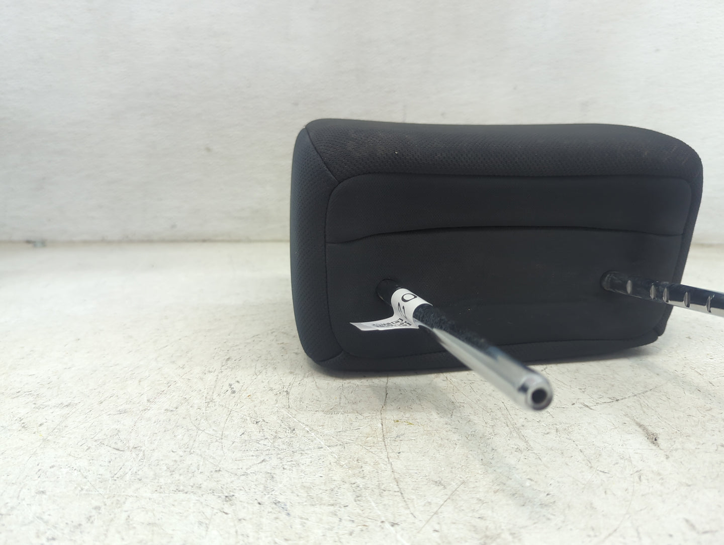 2015 Nissan Rogue Headrest Head Rest Front Driver Seat Black 1473902 - Oemusedautoparts1.com