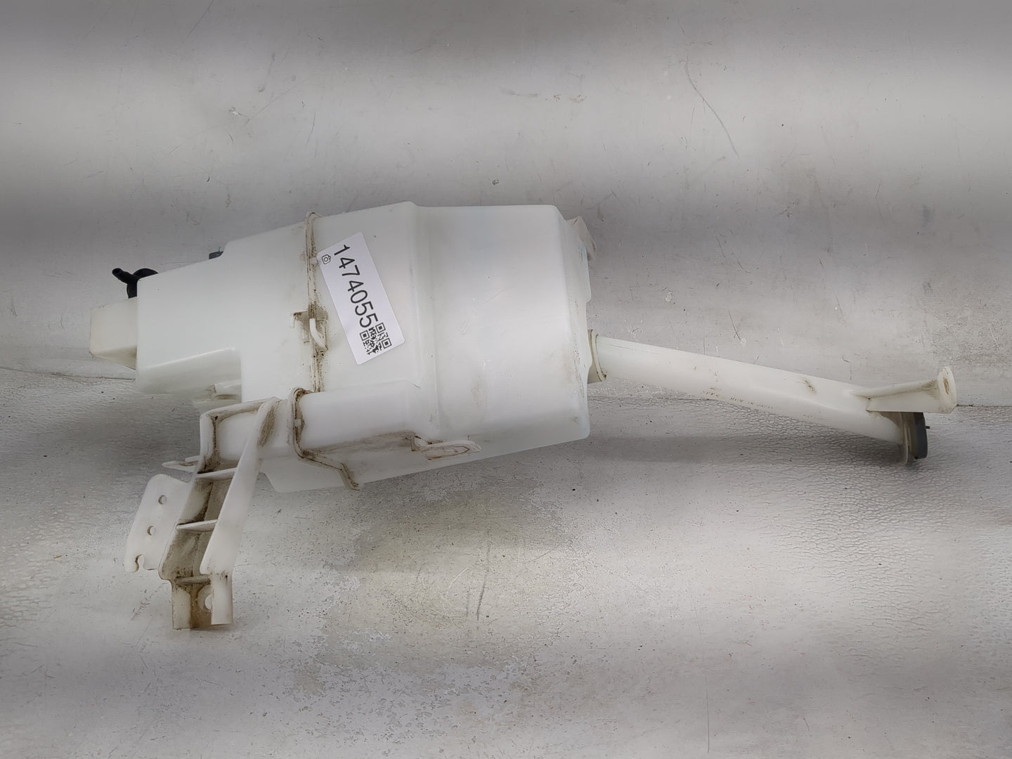 2008-2015 Nissan Rogue Windshield Washer Fluid Reservoir Bottle Oem 1474055 - Oemusedautoparts1.com