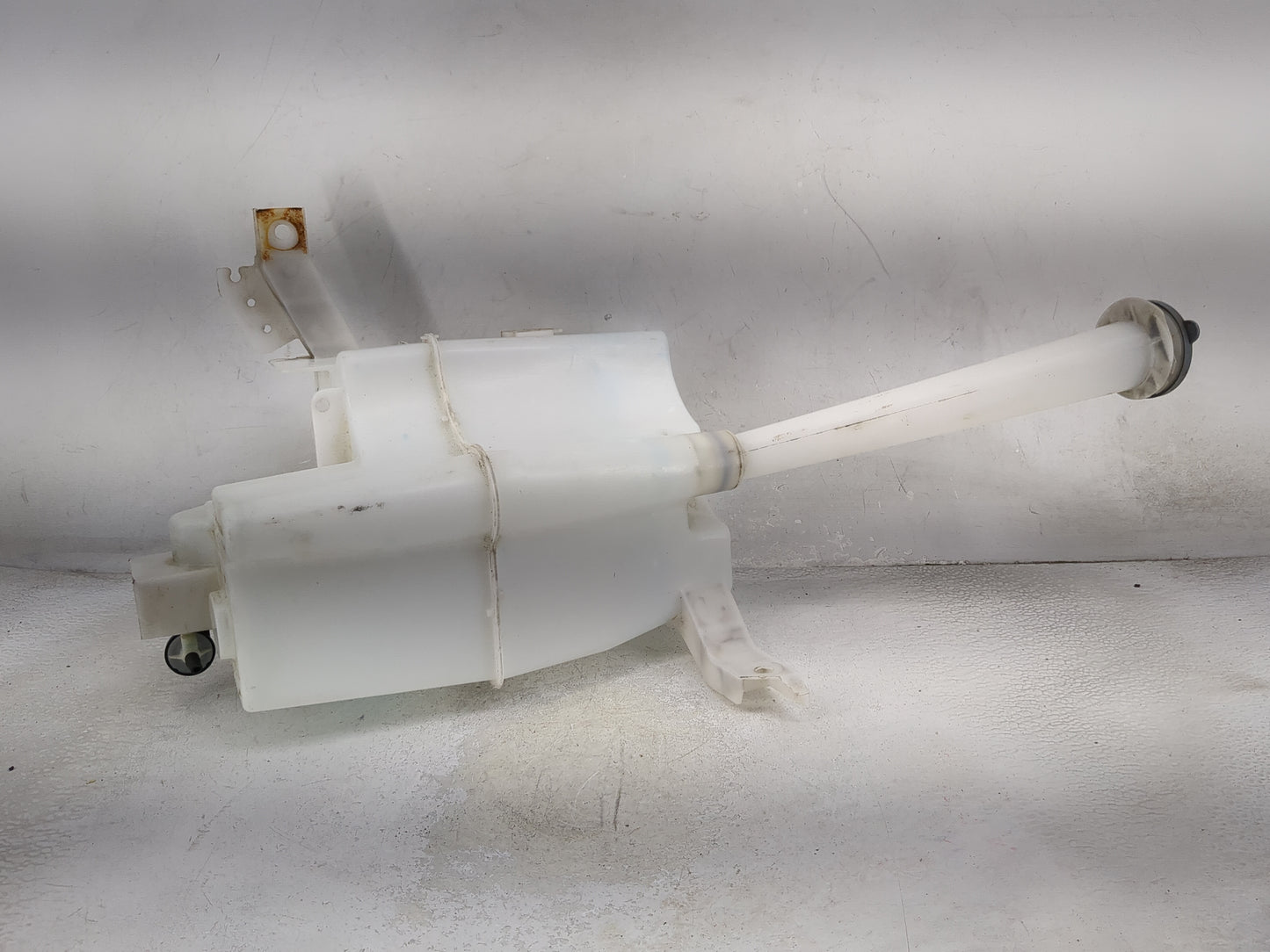 2008-2015 Nissan Rogue Windshield Washer Fluid Reservoir Bottle Oem 1474055 - Oemusedautoparts1.com