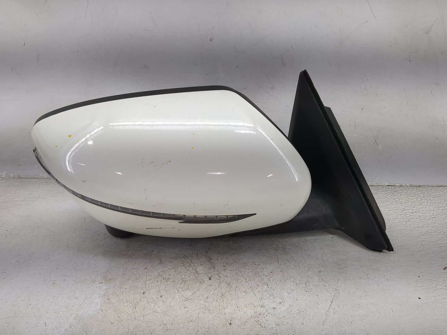 2015 Nissan Rogue Passenger Side View Mirror - Right Door Mirror OEM Used - Oemusedautoparts1.com