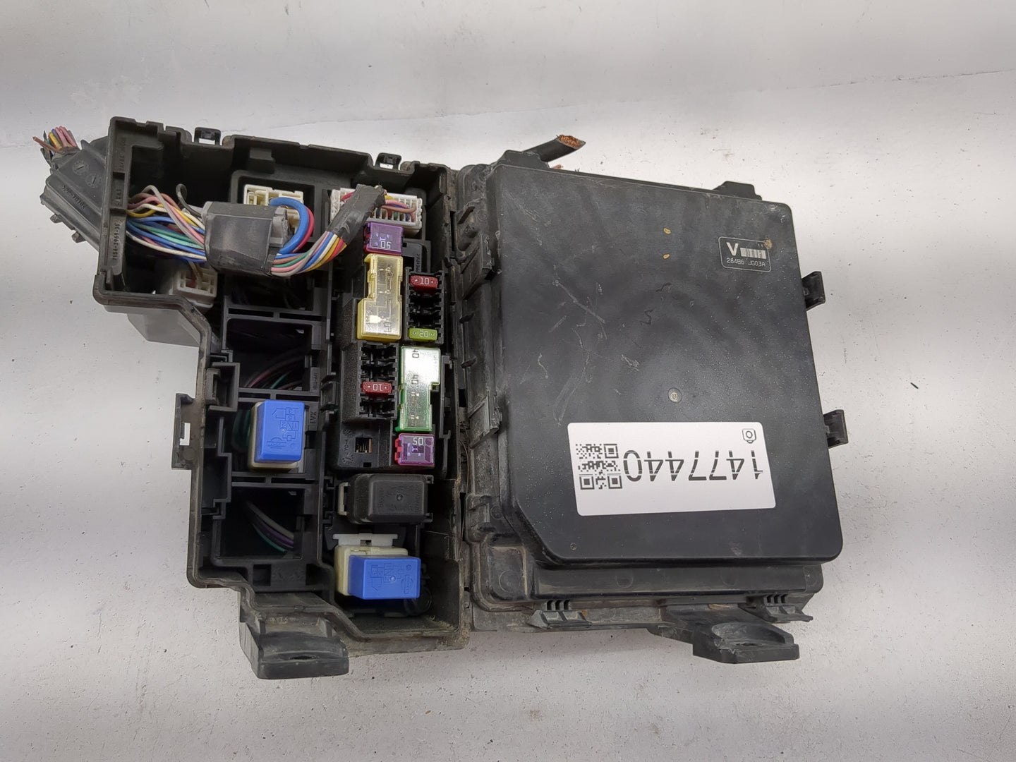 2012-2015 Nissan Rogue Fusebox Fuse Box Panel Relay Module P/N:284B6-JG31A 1VX0A Fits Fits 2012 2013 2014 2015 OEM Used Auto