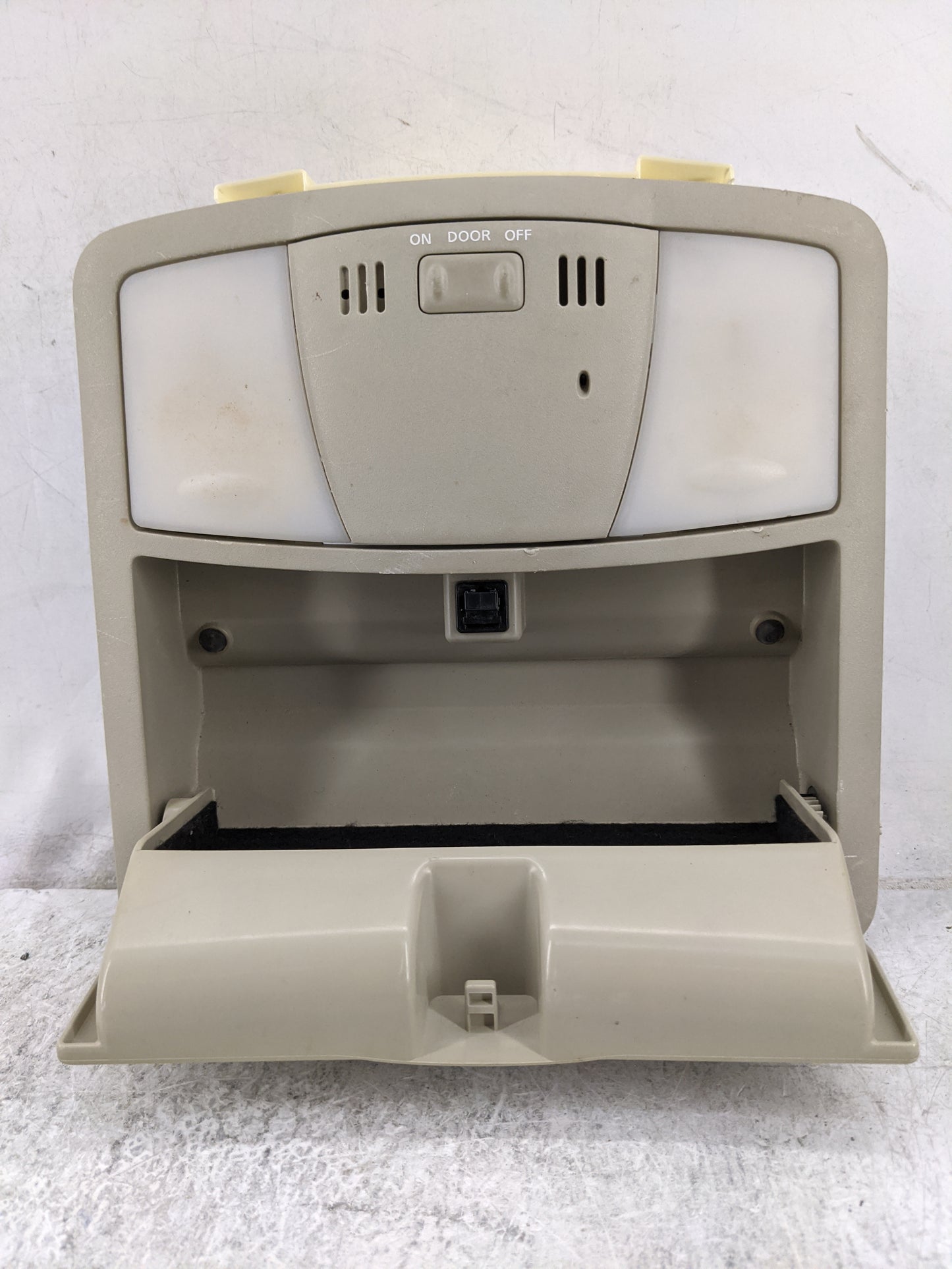 2015 Nissan Rogue Overhead Roof Console Tan 1478178 - Oemusedautoparts1.com