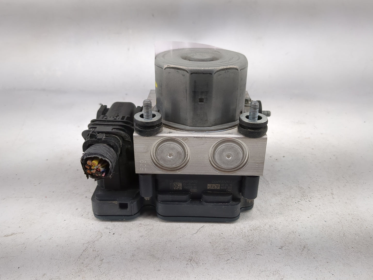 2014-2015 Nissan Rogue ABS Pump Control Module Replacement P/N:47660 4BA0A 269 620 Fits Fits 2014 2015 OEM Used Auto Parts -