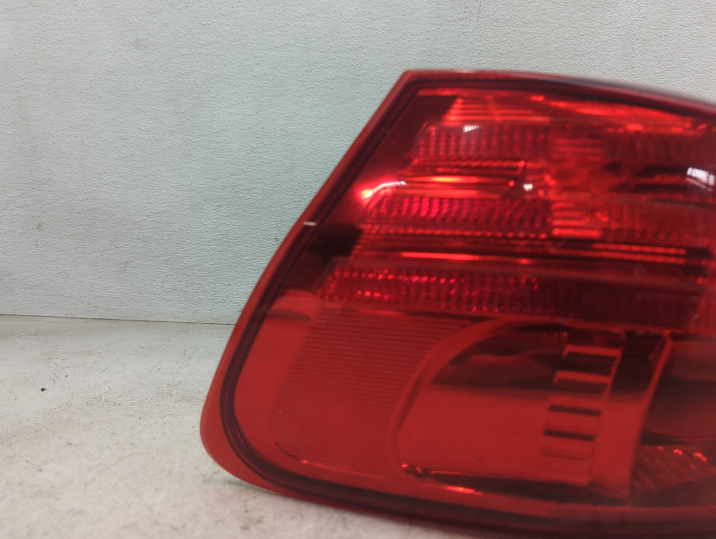 2008-2015 Nissan Rogue Tail Light Assembly Driver Left OEM Fits Fits 2008 2009 2010 2011 2012 2013 2014 2015 OEM Used Auto P