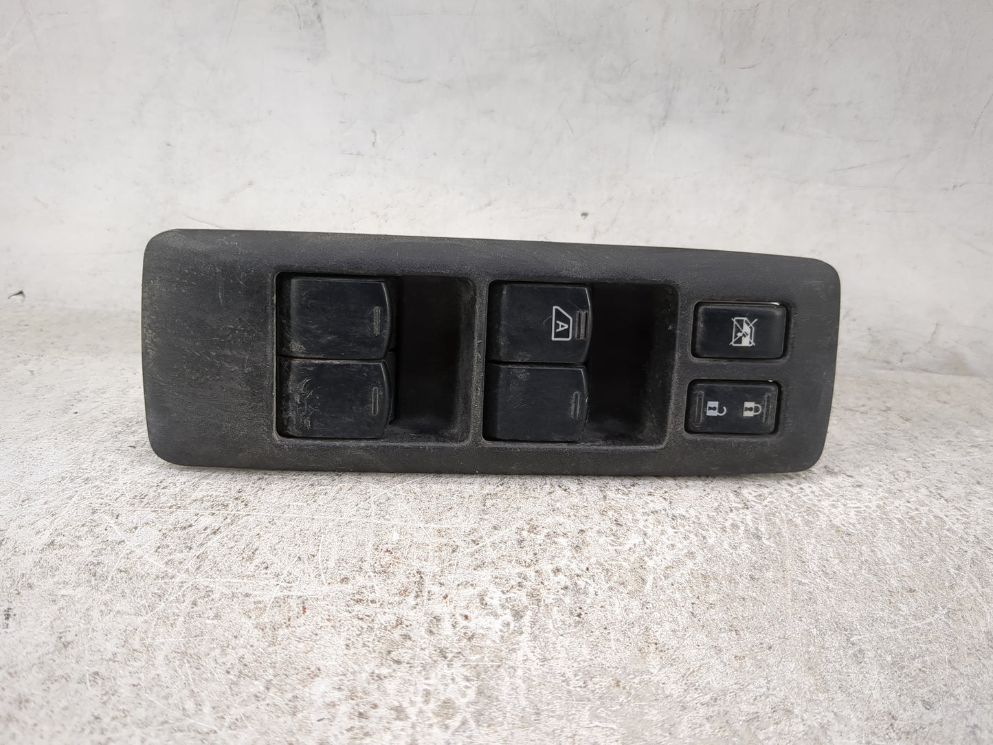 2015 Nissan Rogue Master Power Window Switch Replacement Driver Side Left Fits OEM Used Auto Parts - Oemusedautoparts1.com