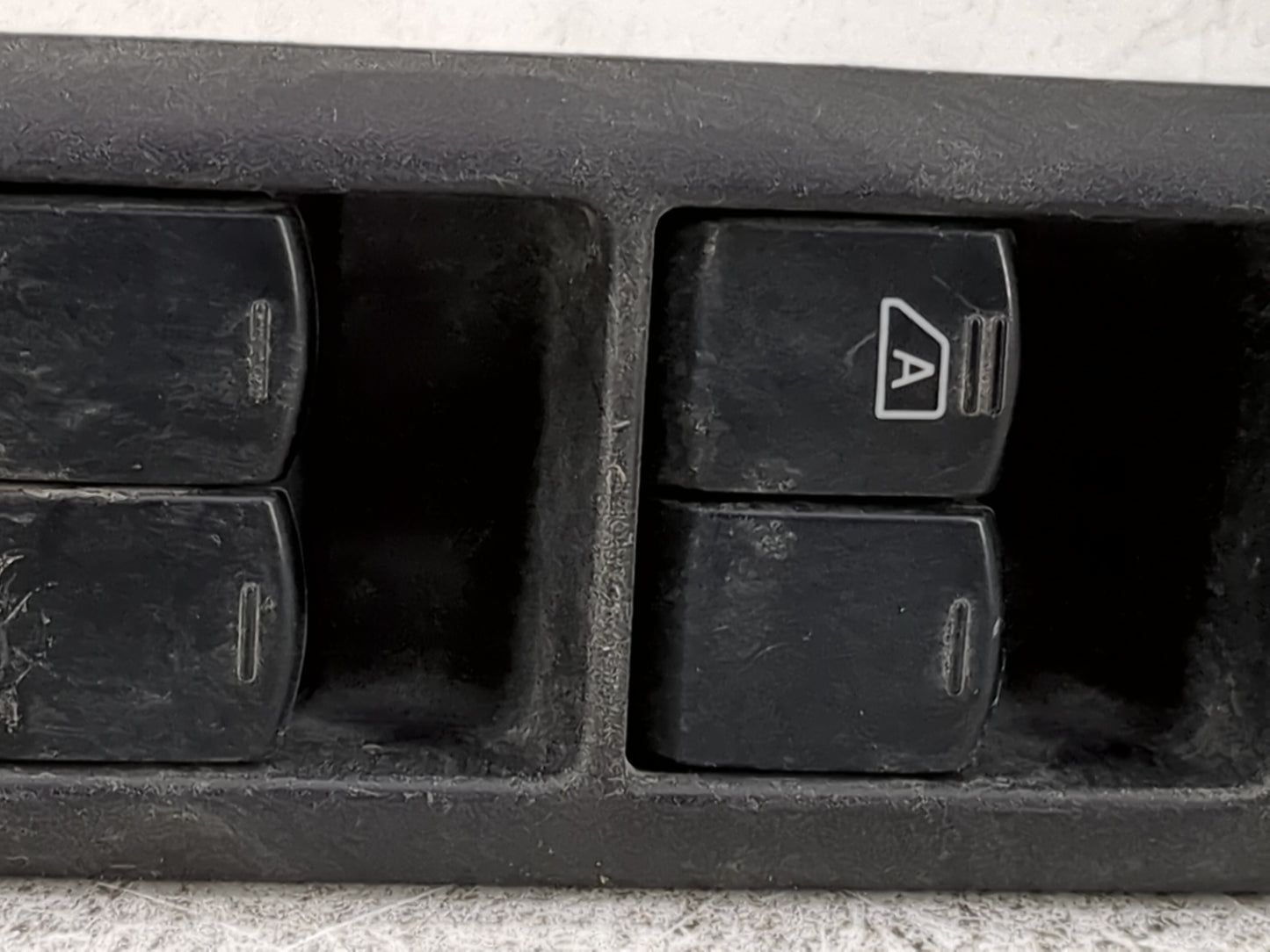 2015 Nissan Rogue Master Power Window Switch Replacement Driver Side Left Fits OEM Used Auto Parts - Oemusedautoparts1.com
