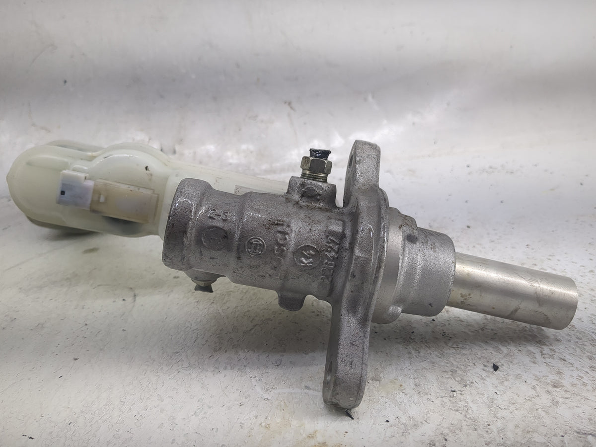 2008-2015 Nissan Rogue Brake Master Cylinder 1497768 - Oemusedautoparts1.com
