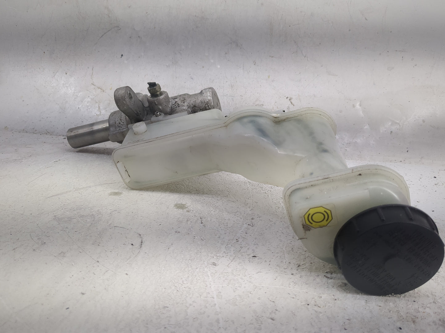 2008-2015 Nissan Rogue Brake Master Cylinder 1497768 - Oemusedautoparts1.com