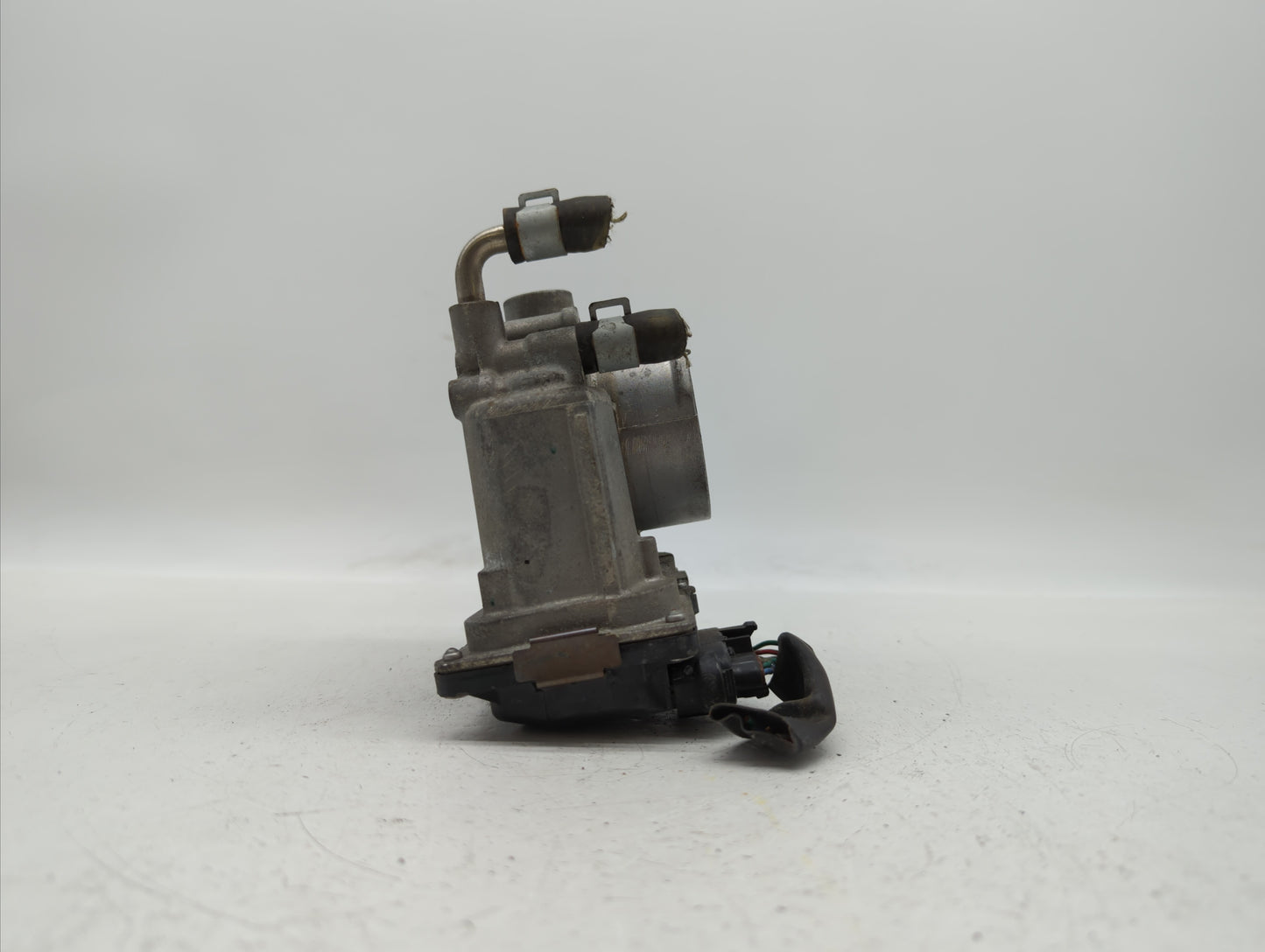 2014-2019 Nissan Rogue Throttle Body P/N:3TA60-01 C 3TA60-01 B, 3TA60-01 A Fits Fits 2013 2014 2015 2016 2017 2018 2019 OEM 