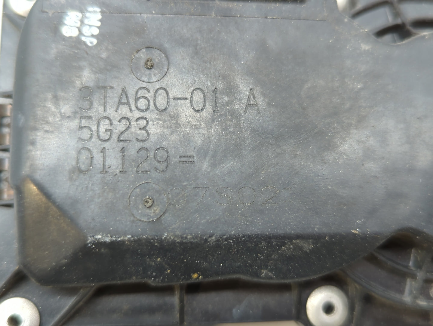 2014-2019 Nissan Rogue Throttle Body P/N:3TA60-01 C 3TA60-01 B, 3TA60-01 A Fits Fits 2013 2014 2015 2016 2017 2018 2019 OEM 