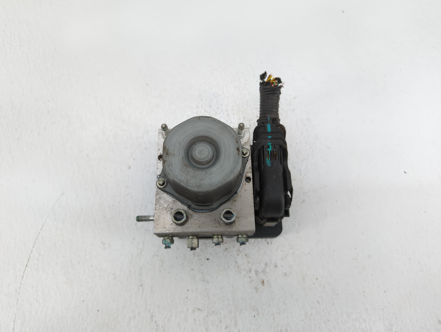 2015-2016 Nissan Rogue ABS Pump Control Module Replacement P/N:47660 5HA0A 47660 5HA1A Fits Fits 2015 2016 OEM Used Auto Par