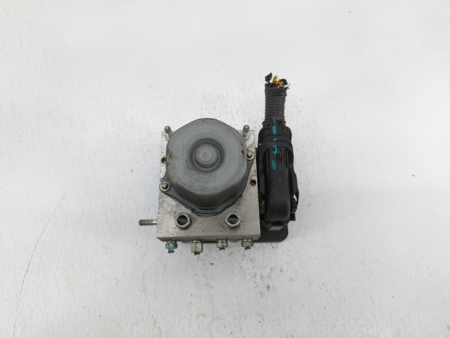 2015-2016 Nissan Rogue ABS Pump Control Module Replacement P/N:47660 5HA0A 47660 5HA1A Fits Fits 2015 2016 OEM Used Auto Par