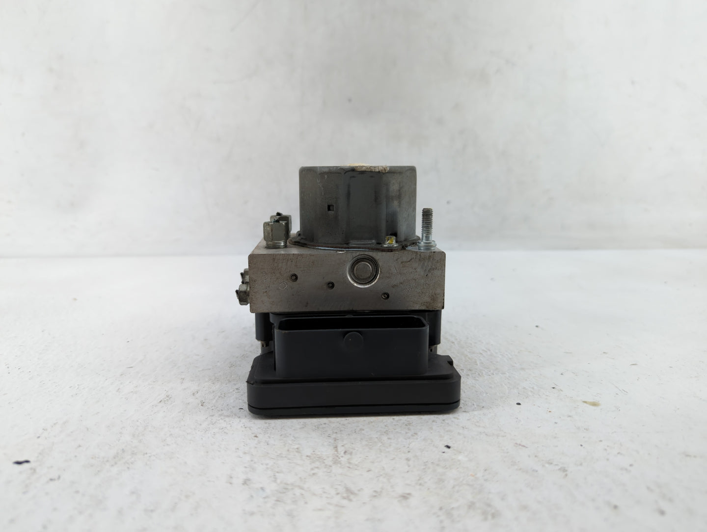 2014-2015 Nissan Rogue ABS Pump Control Module Replacement P/N:47660 4BA0A Fits Fits 2014 2015 OEM Used Auto Parts - Oemused