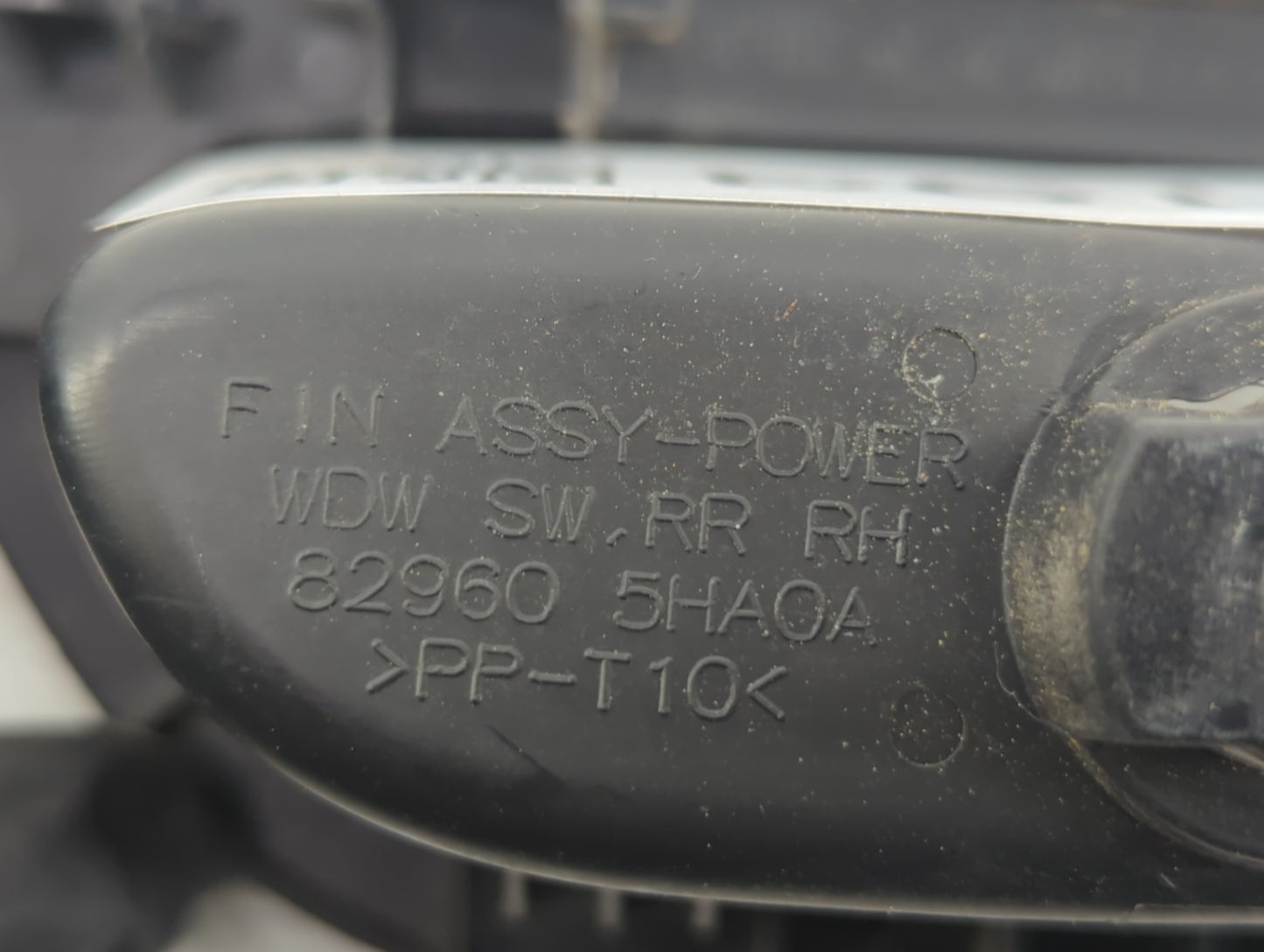 2015 Nissan Rogue Passenger Right Power Window Switch 82960 5ha0a - Oemusedautoparts1.com
