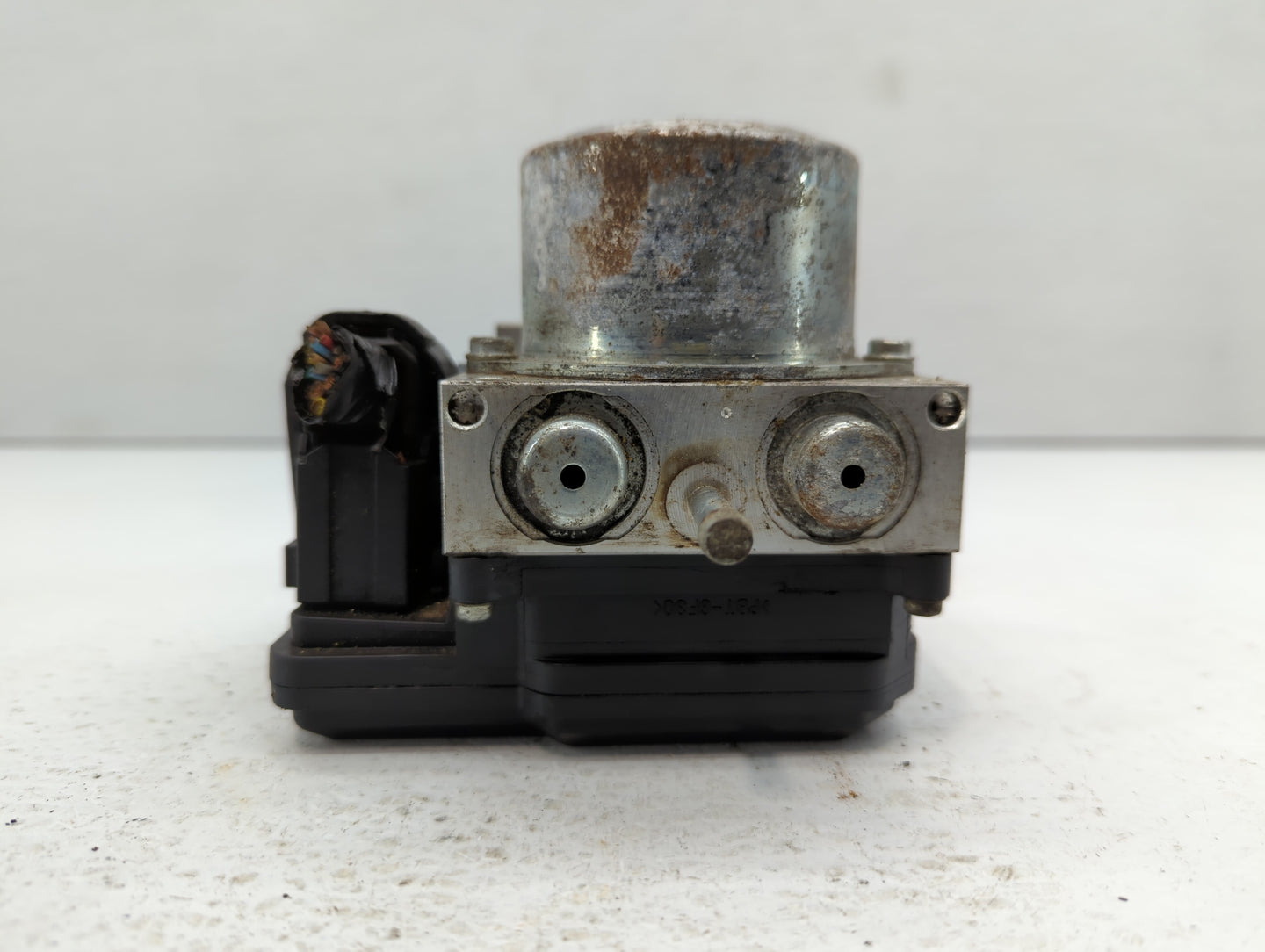 2012-2015 Nissan Rogue ABS Pump Control Module Replacement P/N:TD8405 4Y141884 Fits Fits 2012 2013 2014 2015 OEM Used Auto P