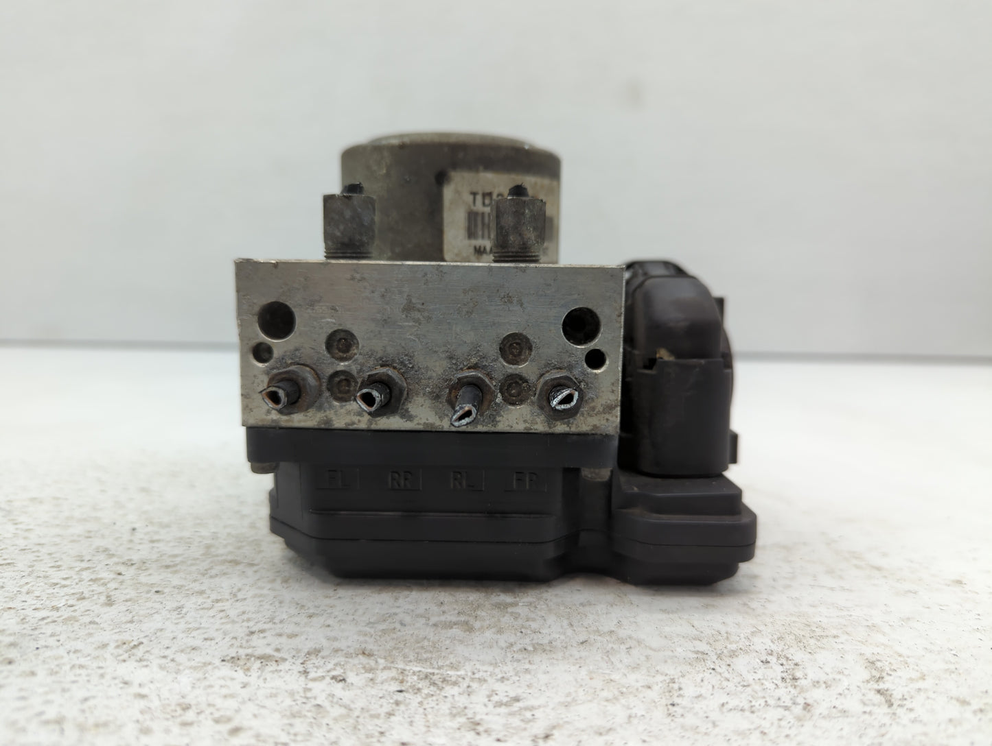 2012-2015 Nissan Rogue ABS Pump Control Module Replacement P/N:TD8405 4Y141884 Fits Fits 2012 2013 2014 2015 OEM Used Auto P