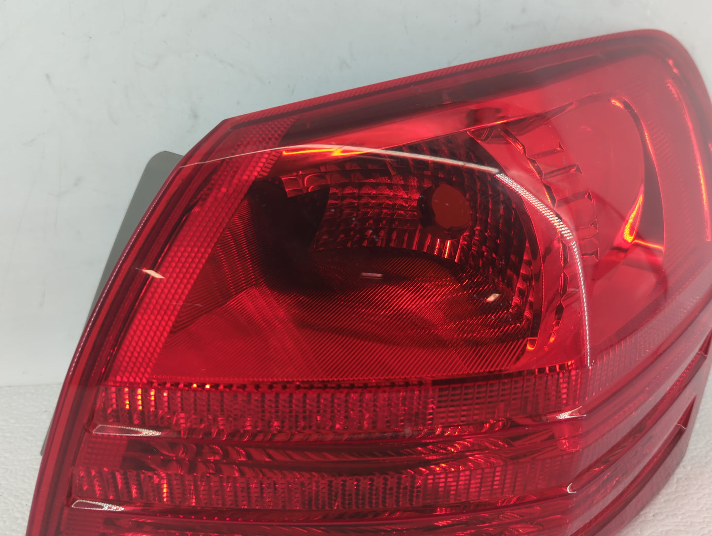 2008-2015 Nissan Rogue Tail Light Assembly Passenger Right OEM Fits Fits 2008 2009 2010 2011 2012 2013 2014 2015 OEM Used Au