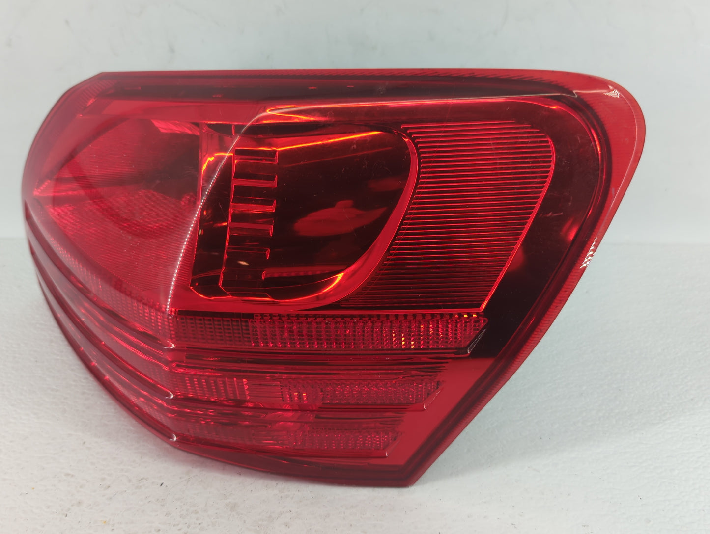 2008-2015 Nissan Rogue Tail Light Assembly Passenger Right OEM Fits Fits 2008 2009 2010 2011 2012 2013 2014 2015 OEM Used Au