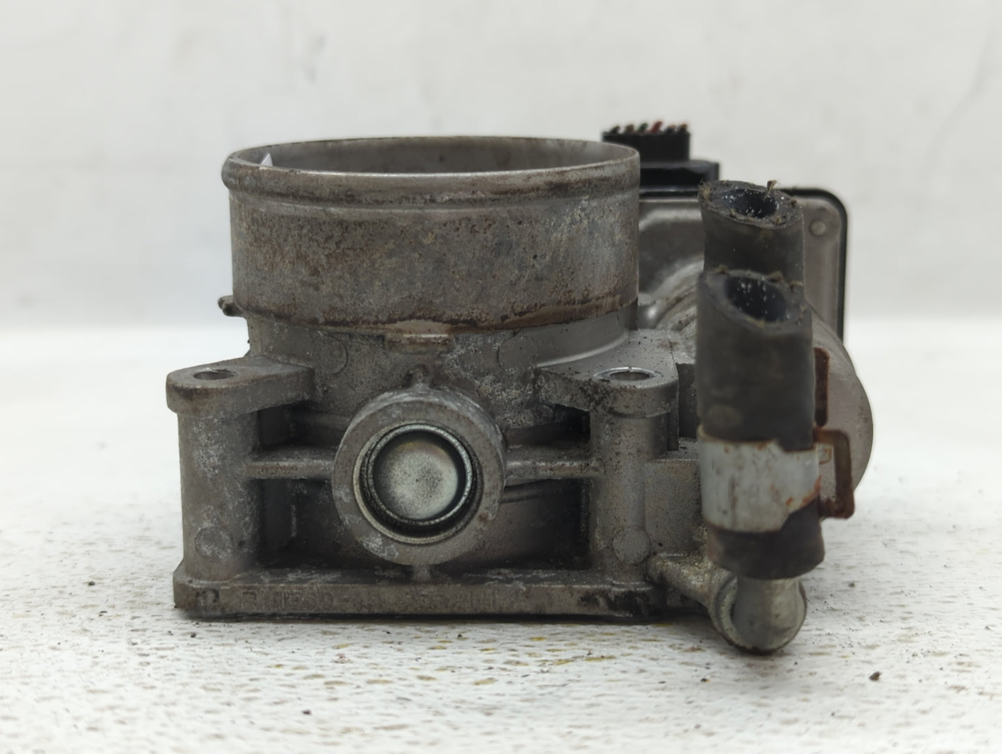 2011-2015 Nissan Rogue Throttle Body P/N:526-01 RME60-15 Fits Fits 2011 2012 2013 2014 2015 OEM Used Auto Parts - Oemusedaut