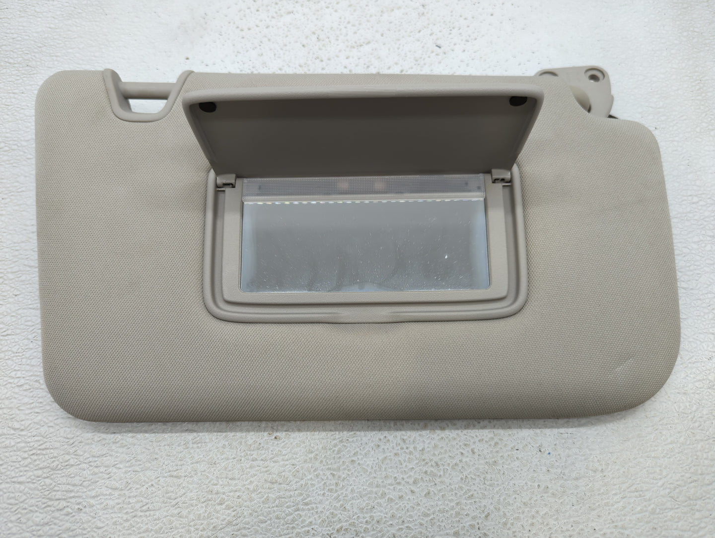 2014-2017 Nissan Rogue Sun Visor Shade Replacement Passenger Right Mirror Fits Fits 2014 2015 2016 2017 OEM Used Auto Parts 