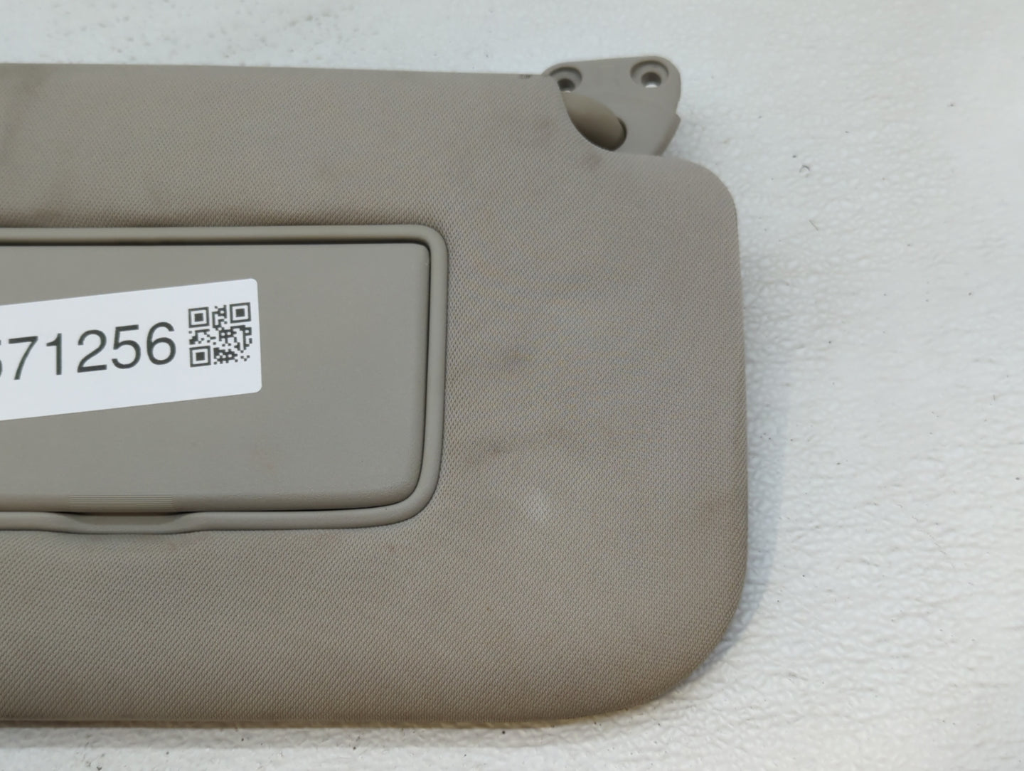 2014-2017 Nissan Rogue Sun Visor Shade Replacement Passenger Right Mirror Fits Fits 2014 2015 2016 2017 OEM Used Auto Parts 