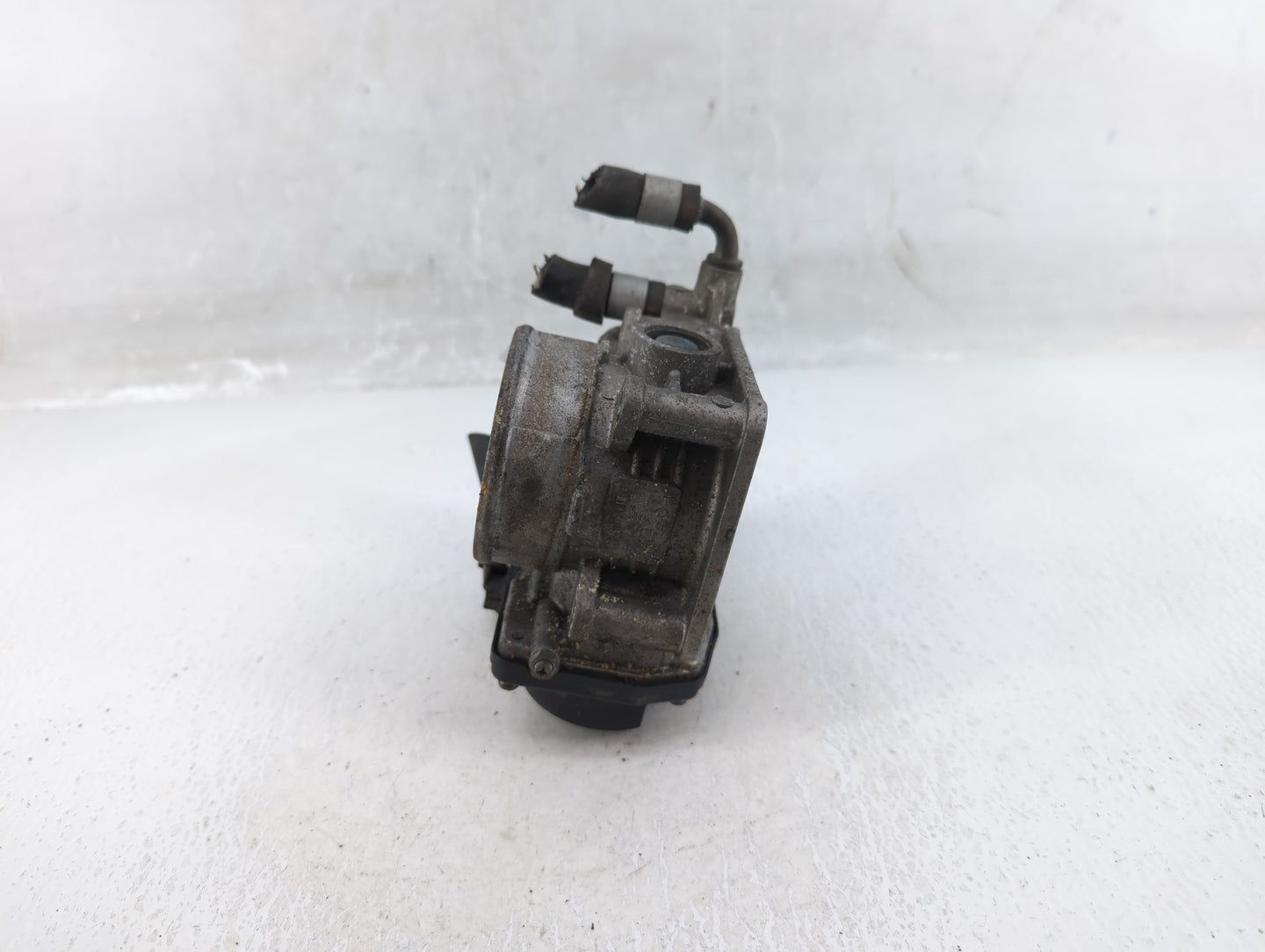 2011-2015 Nissan Rogue Throttle Body P/N:RME60-15 Fits Fits 2011 2012 2013 2014 2015 OEM Used Auto Parts - Oemusedautoparts1