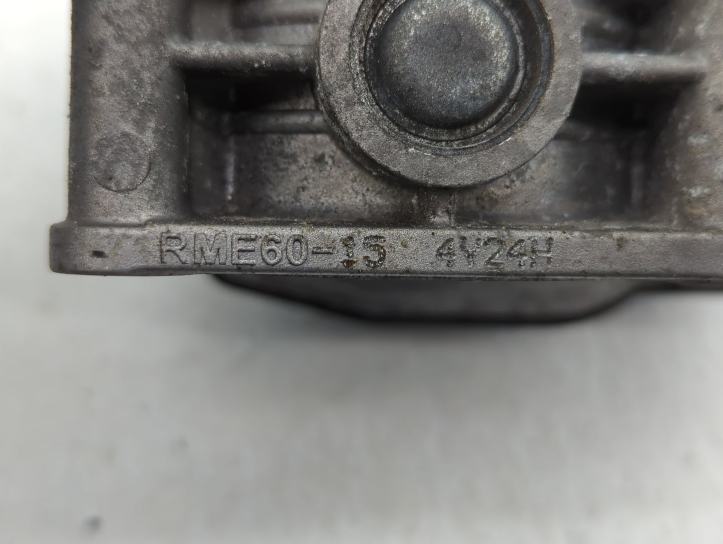 2011-2015 Nissan Rogue Throttle Body P/N:RME60-15 Fits Fits 2011 2012 2013 2014 2015 OEM Used Auto Parts - Oemusedautoparts1