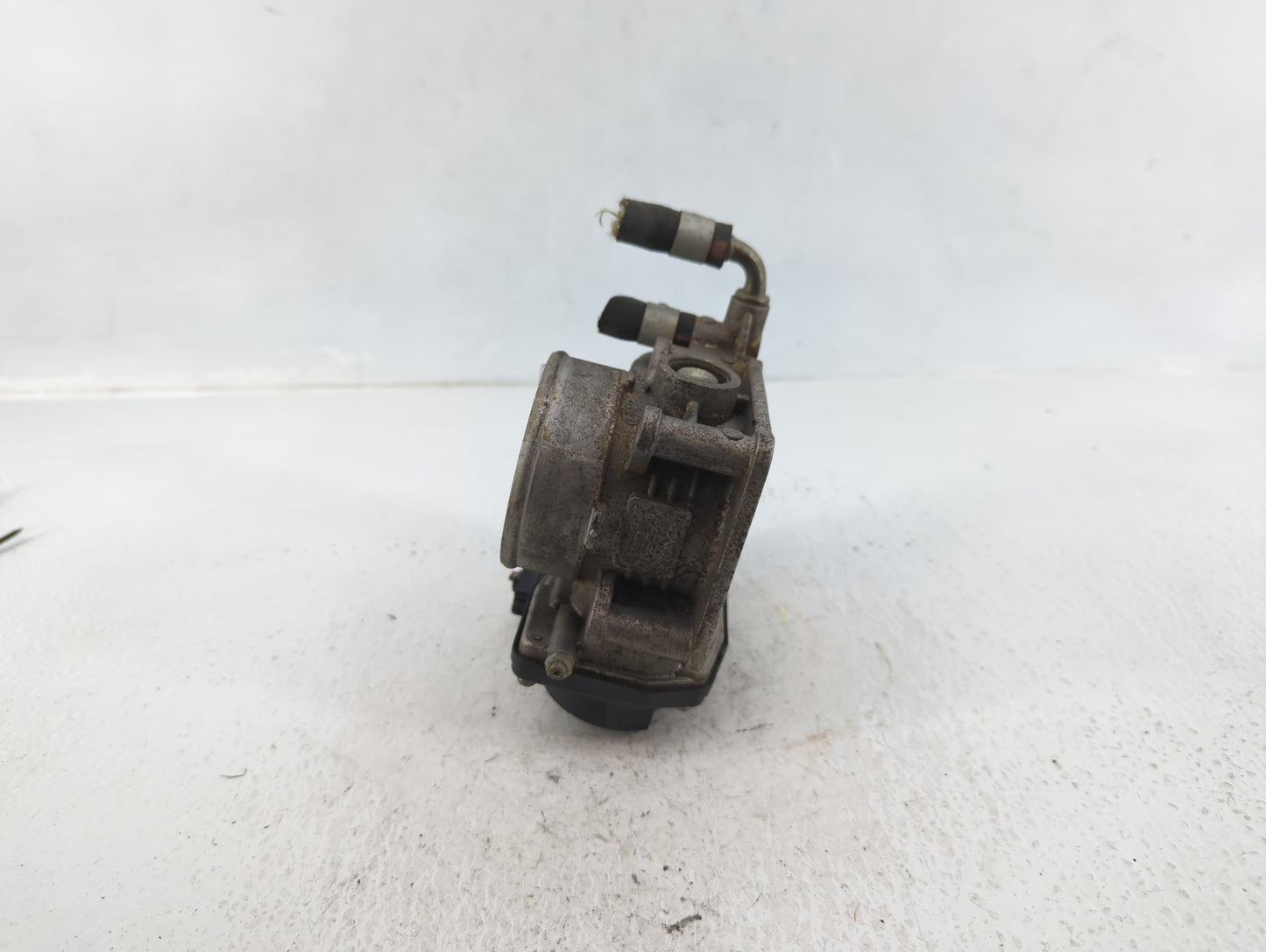2011-2015 Nissan Rogue Throttle Body P/N:RME60-15 Fits Fits 2011 2012 2013 2014 2015 OEM Used Auto Parts - Oemusedautoparts1