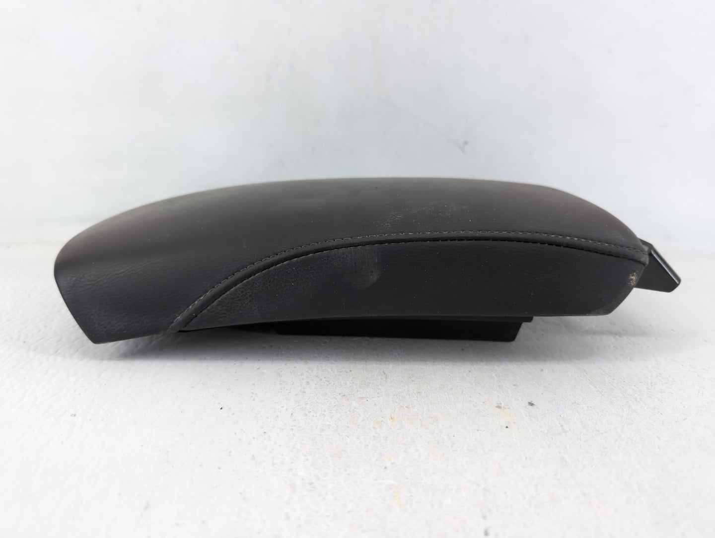 2015 Nissan Rogue Center Console Armrest Cover Lid Black - Oemusedautoparts1.com
