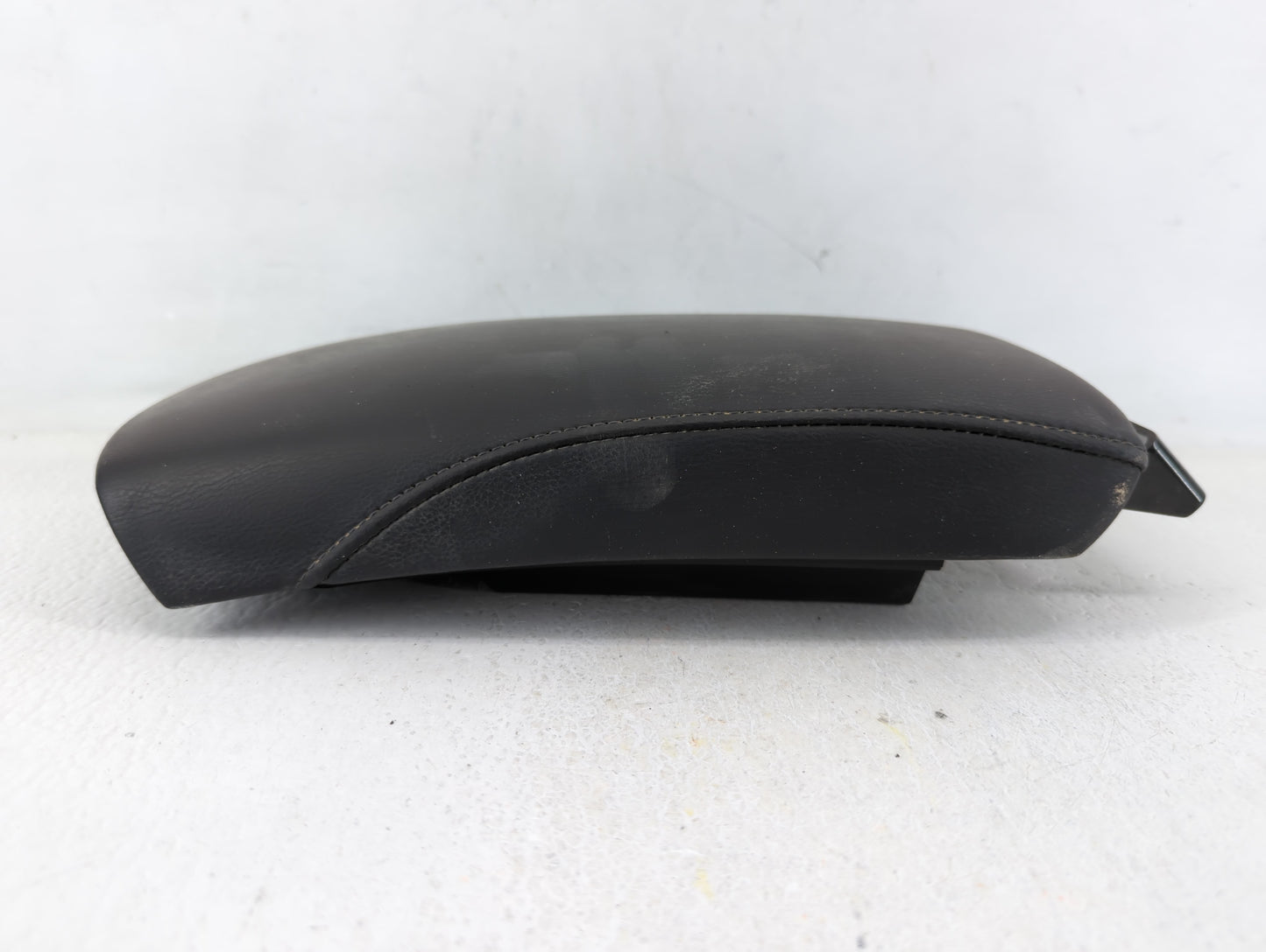 2015 Nissan Rogue Center Console Armrest Cover Lid Black - Oemusedautoparts1.com